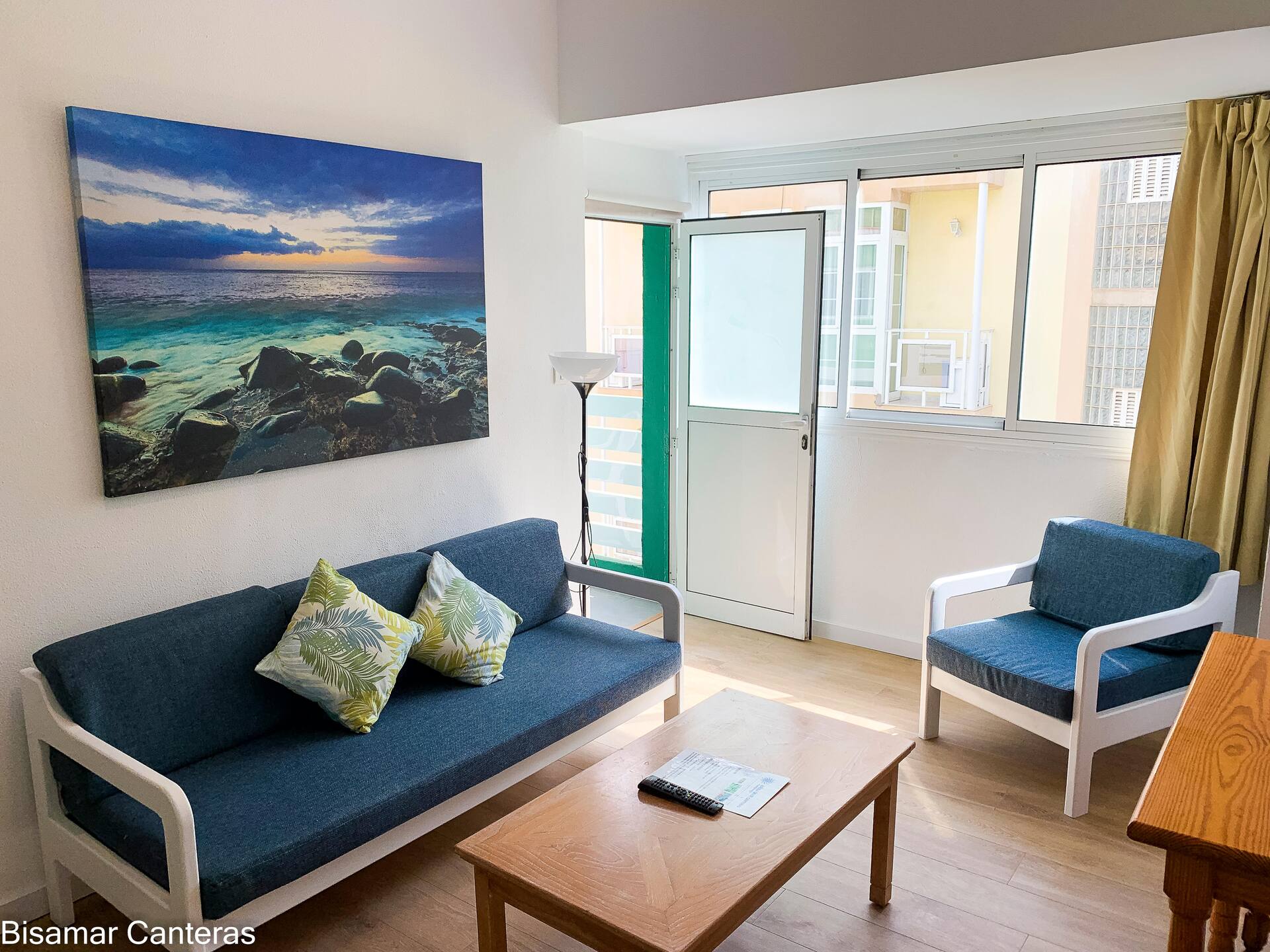 <p>Superior-yksiö sisäpihan puolella</p>