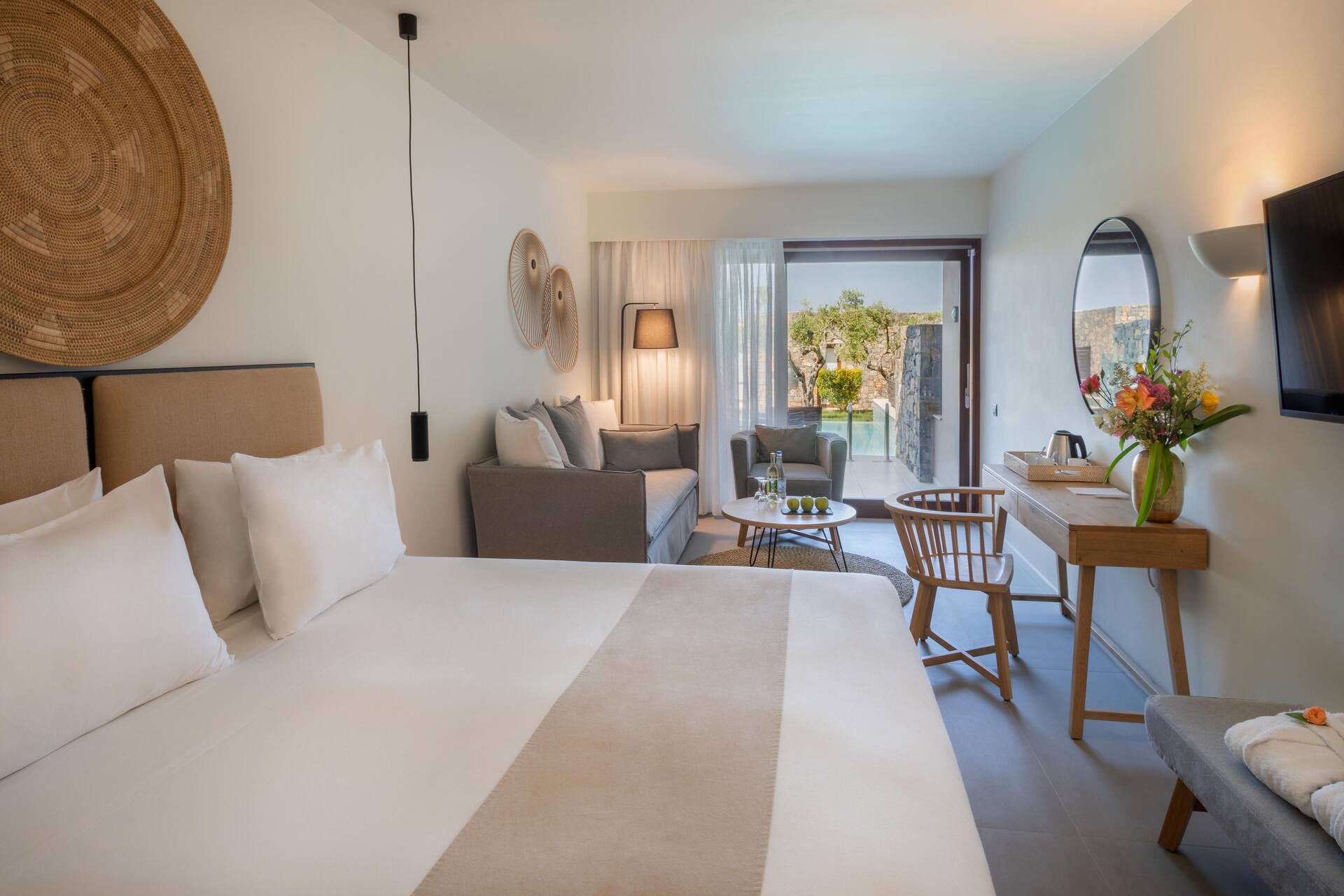 <p>Juniorsviitti, oma uima-allas</p>