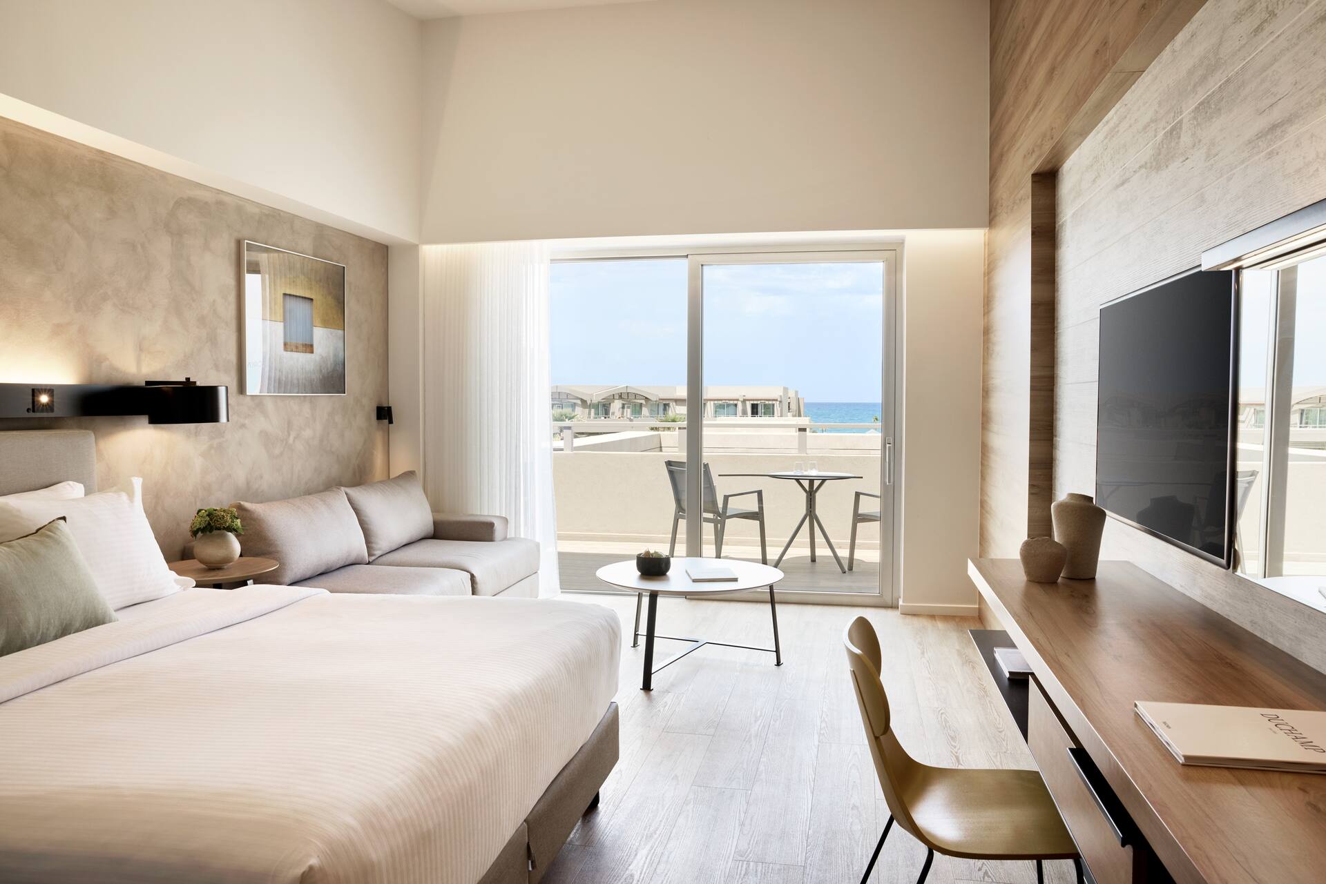 <p>Calssic-huone, osittainen merinäköala</p>