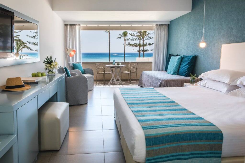 <p>Superior-huone</p>