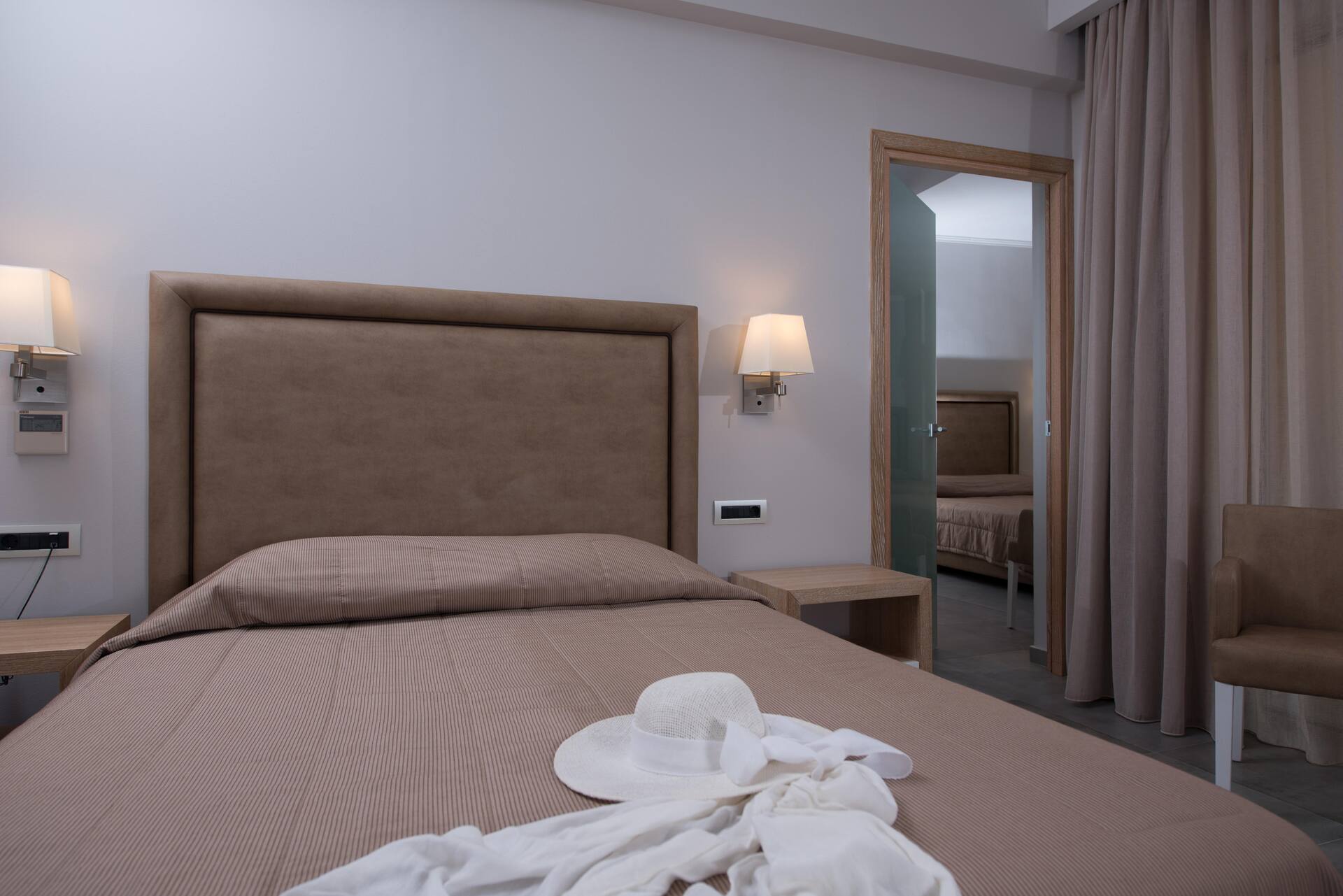 <p>perhehuone, kaksi makuuhuonetta</p>