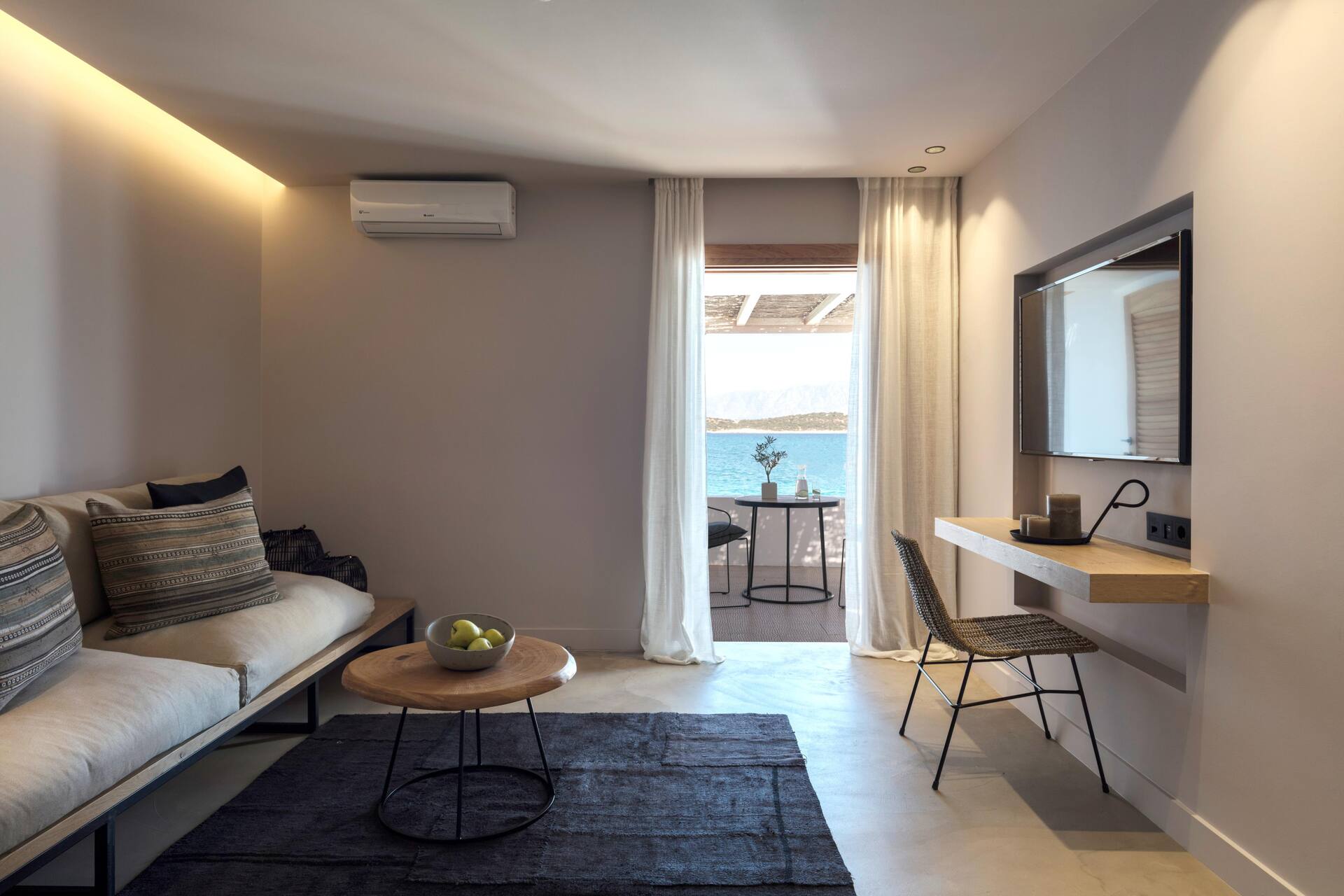 <p>Superior bungalow -huone meren puolella</p>