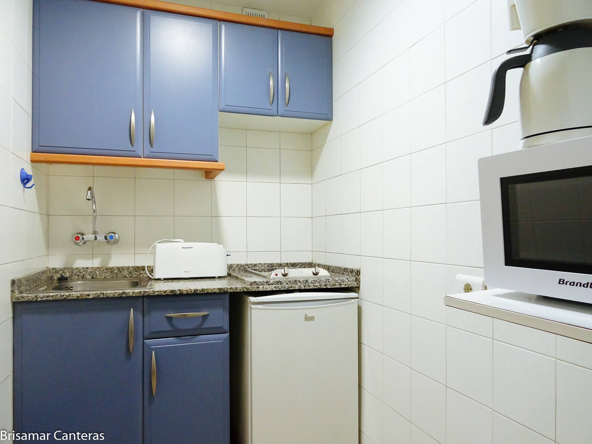 <p>Yksiö, merinäköala</p>