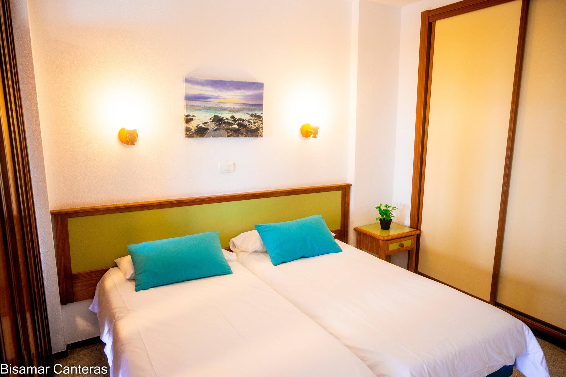 <p>Yksiö, merinäköala</p>