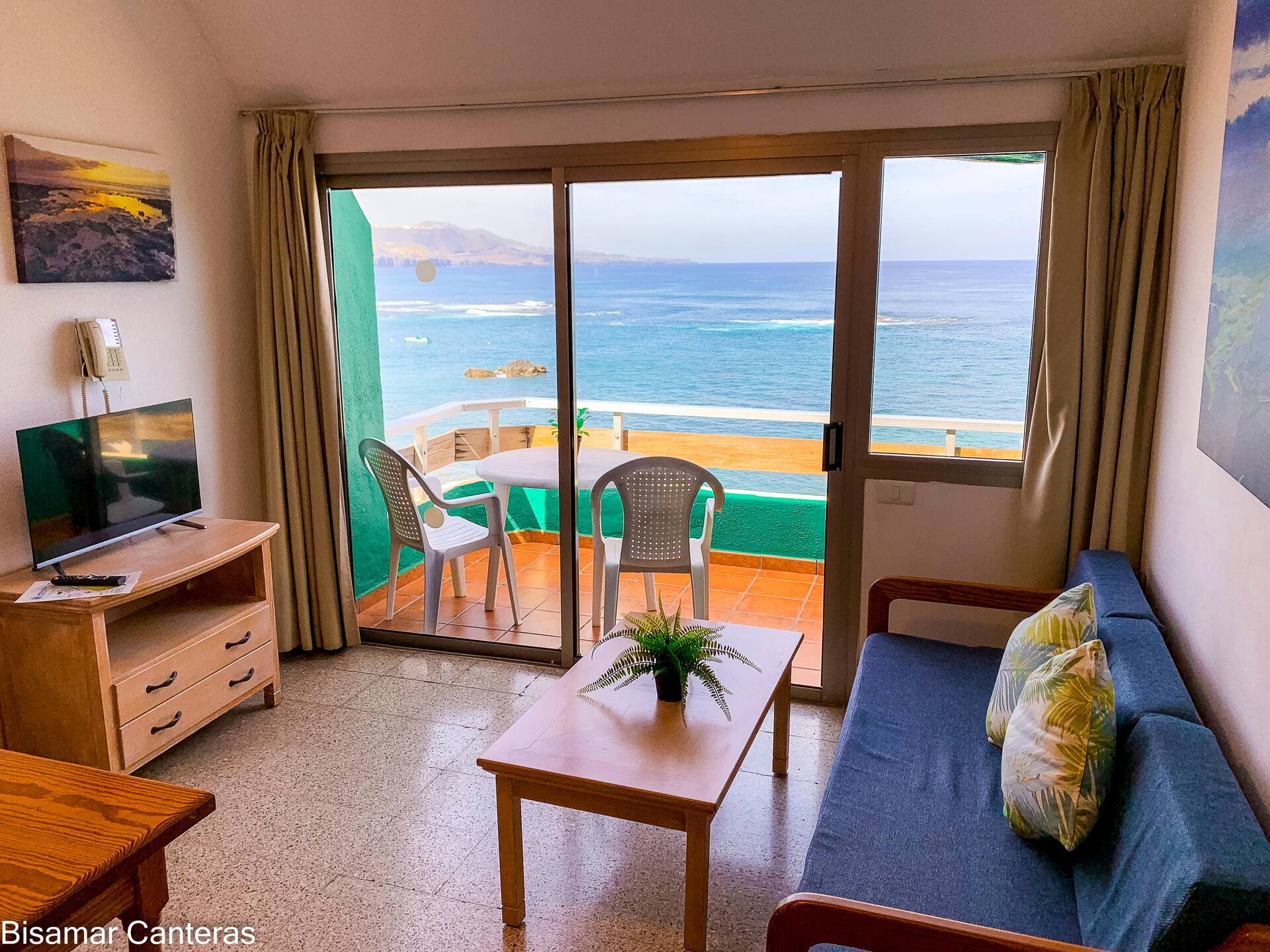 <p>Yksiö, merinäköala</p>