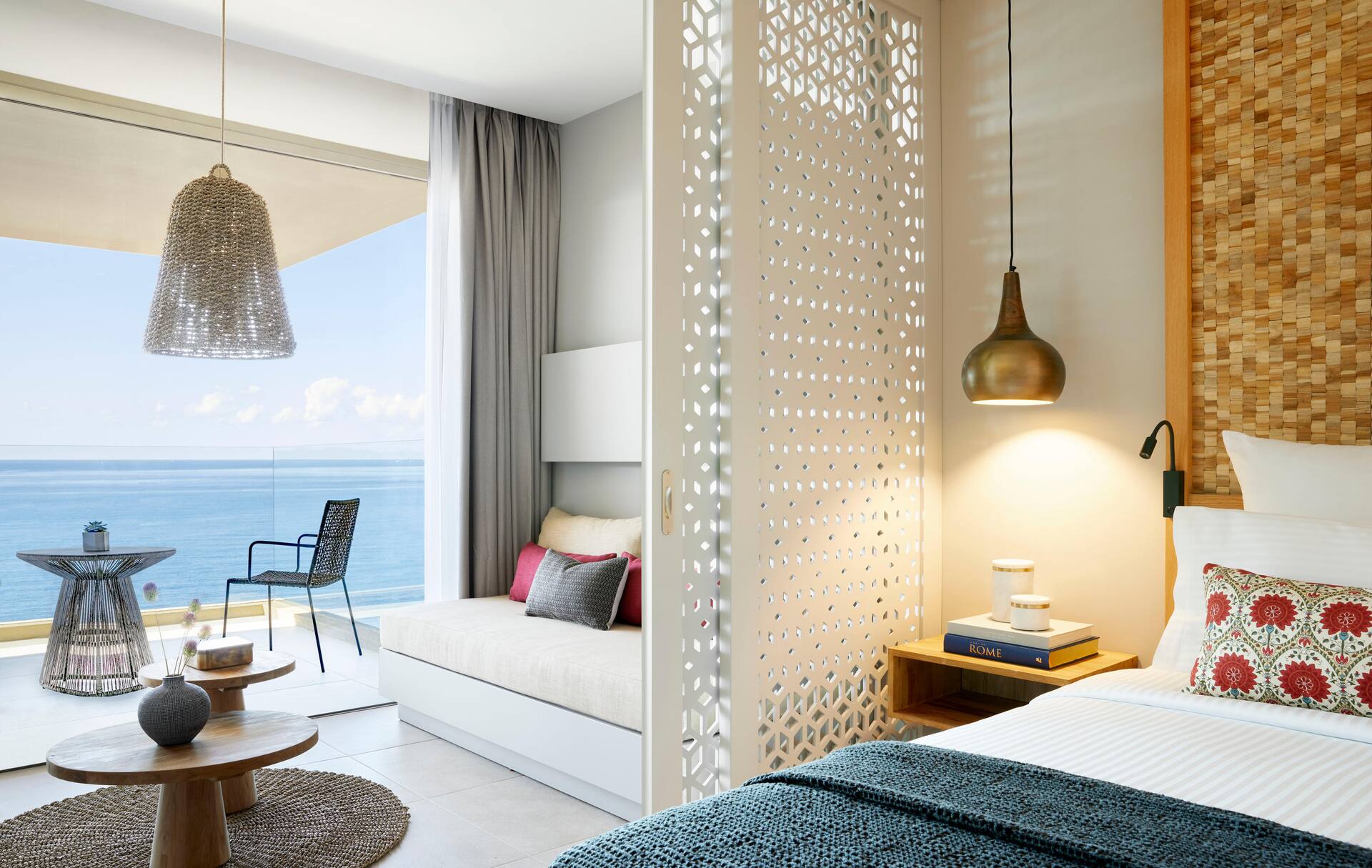 <p>Perhehuone, merinäköala</p>