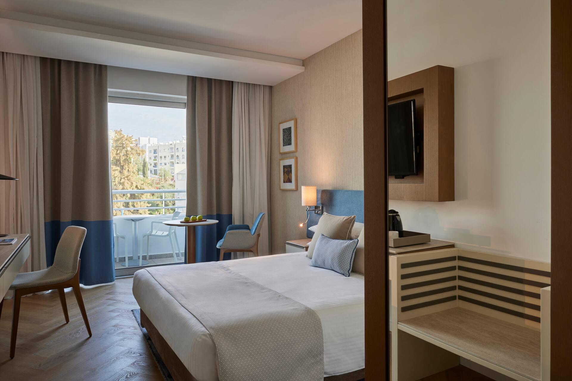 <p>Superior-huone</p>