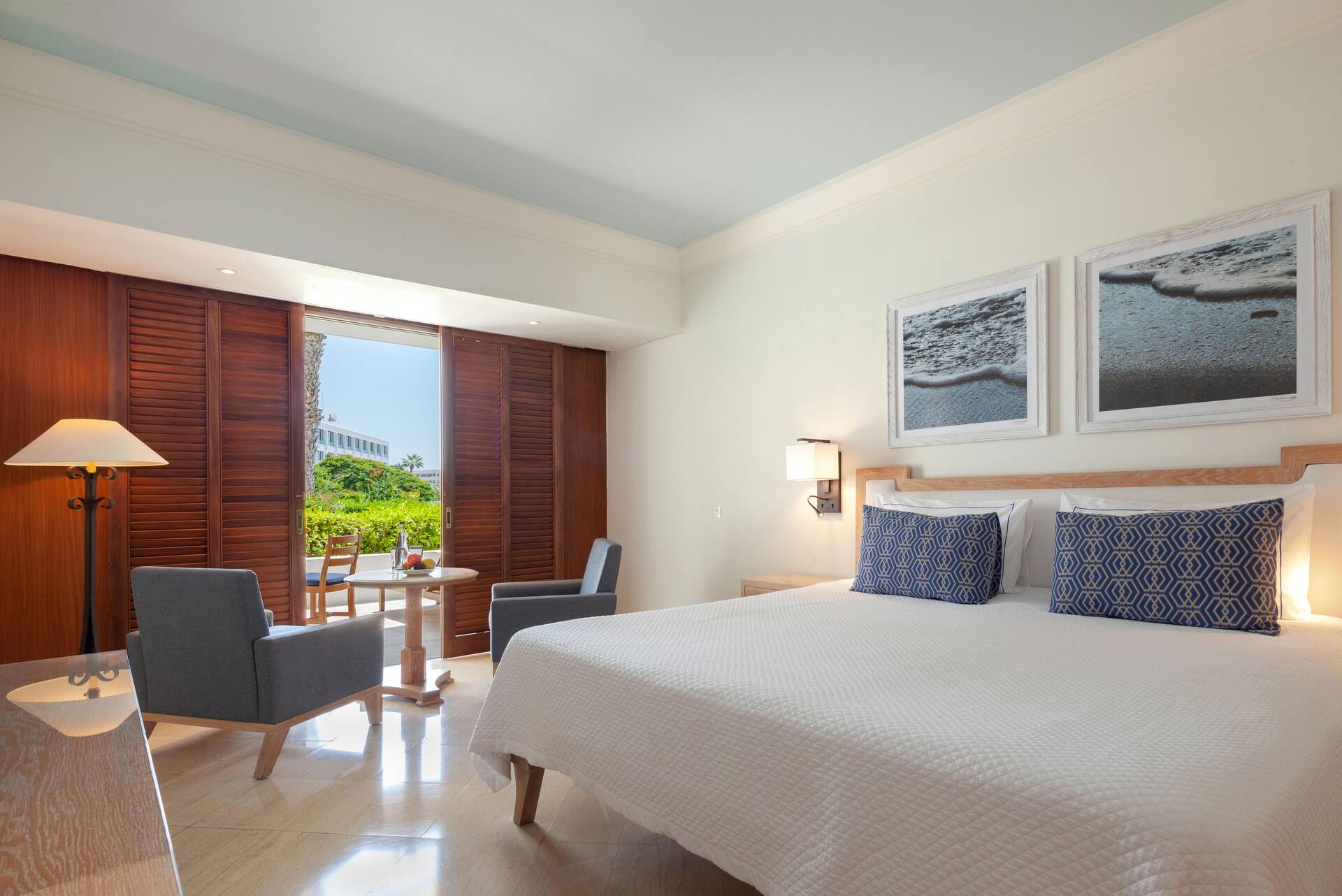 <p>kahden hengen huone</p>