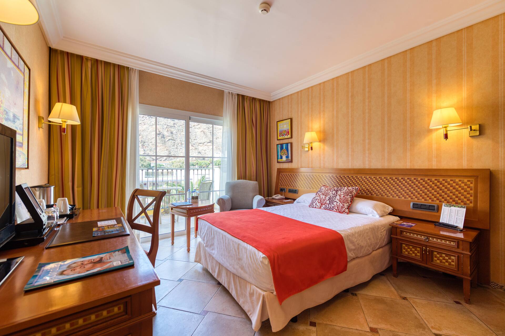 <p>Yhden hengen huone</p>