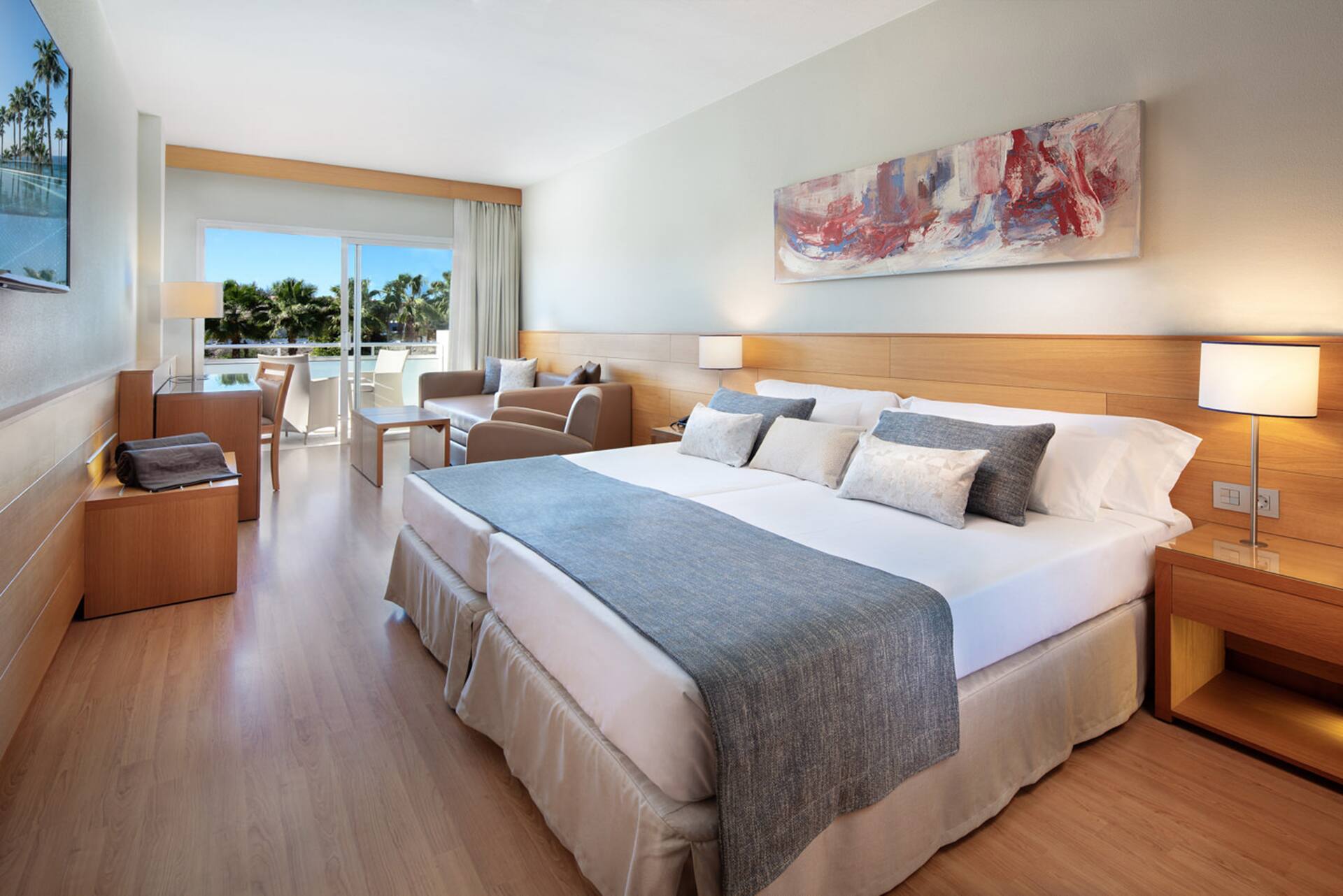 <p>Standard-perhehuone</p>