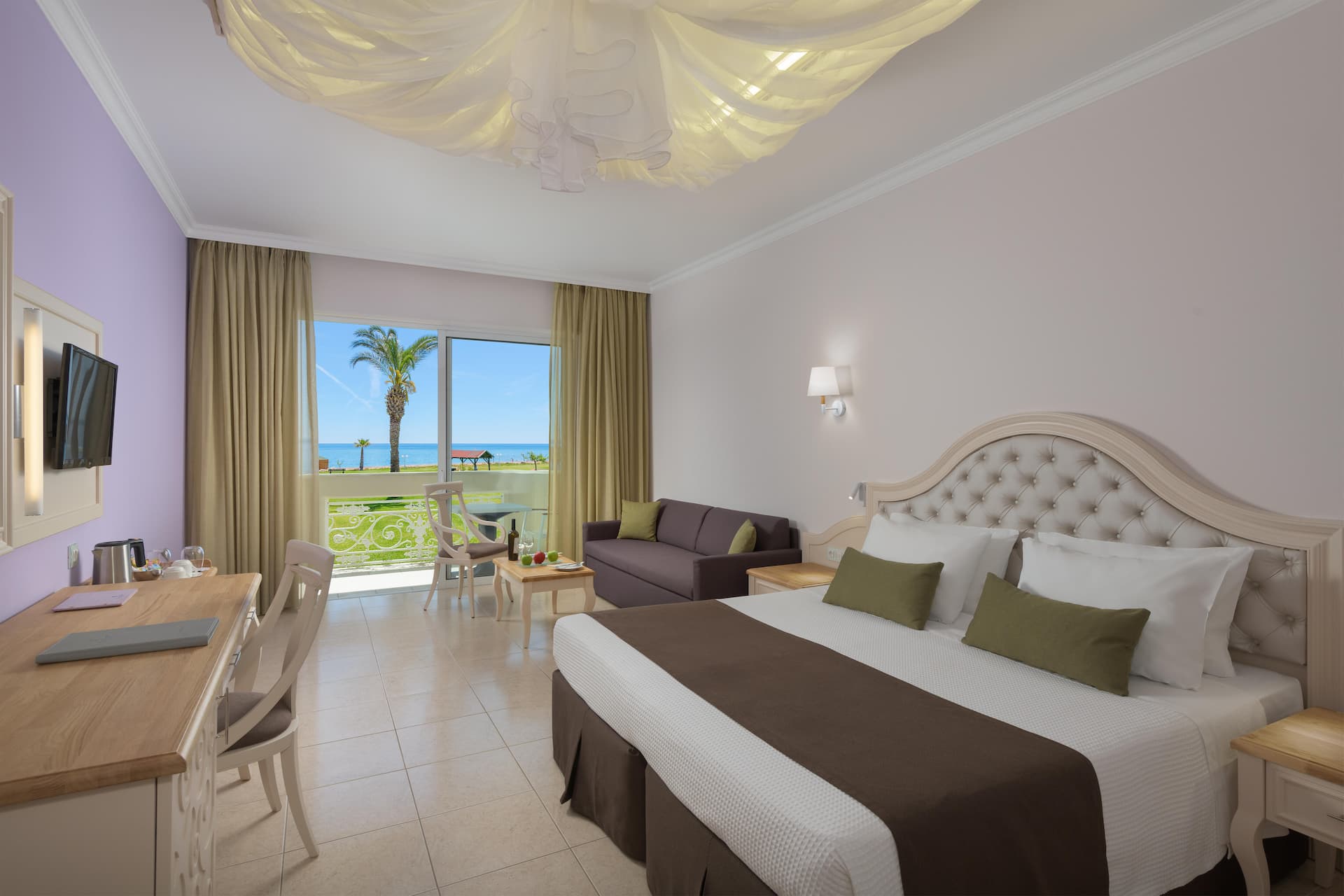 <p>tilavampi Deluxe-huone / perhehuone</p>