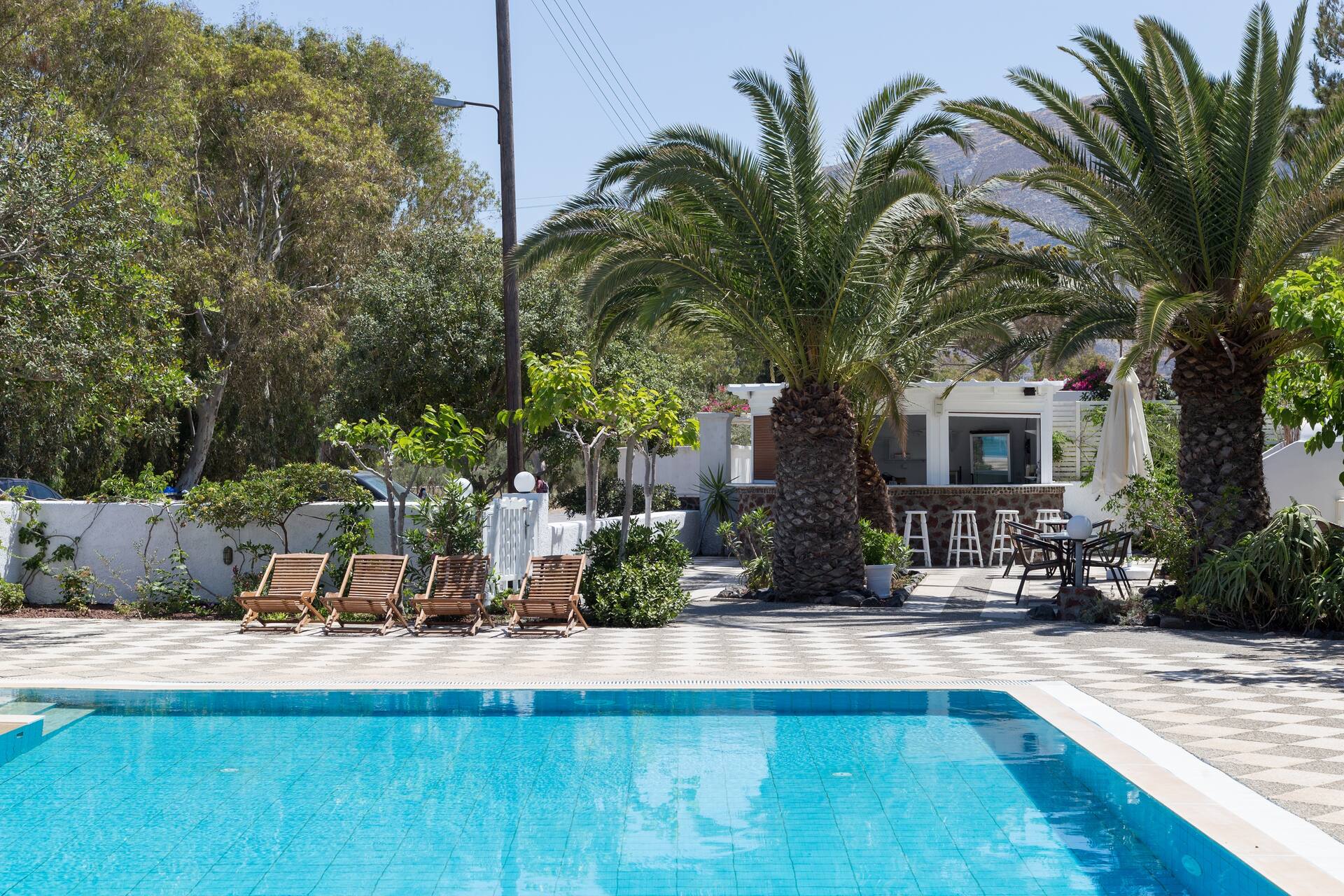 Inoe Boutique, Kamari 1