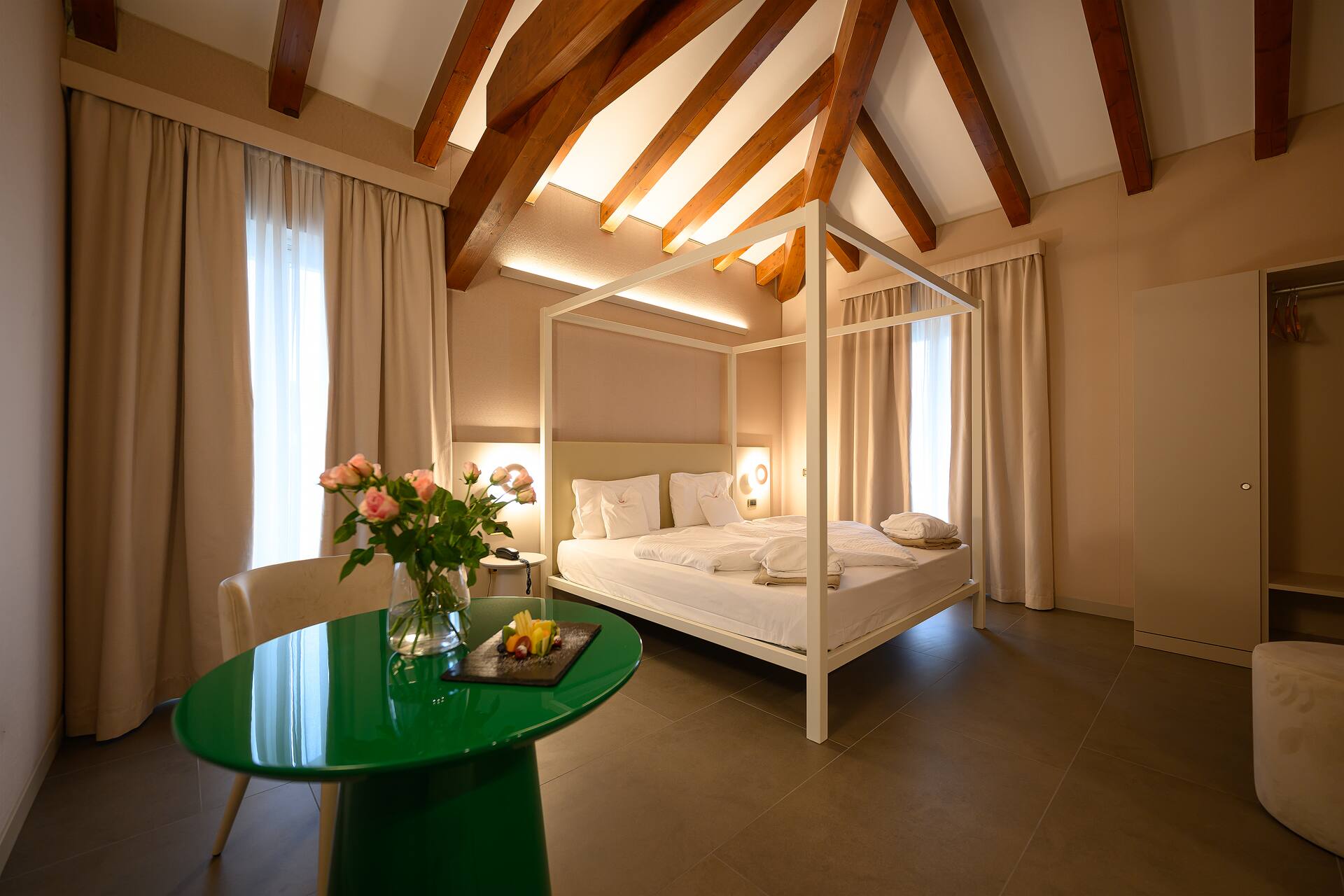 <p>juniorsviitti</p>