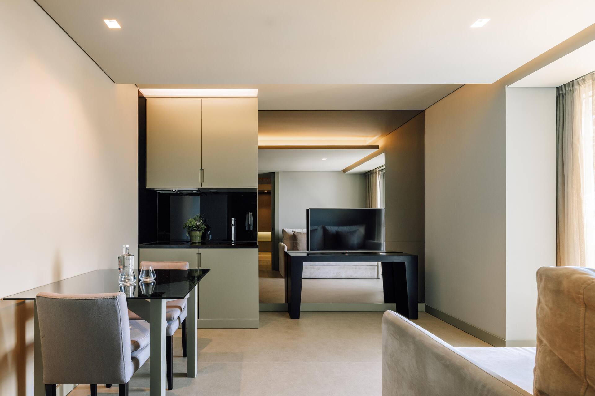 <p>Side Ocean -sviitti</p>