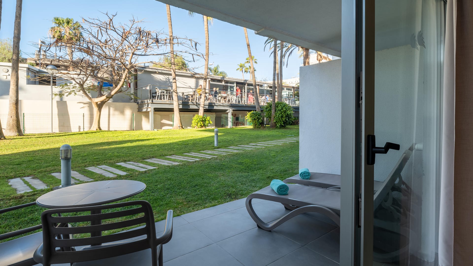 <p>Kaksio, terassi</p>