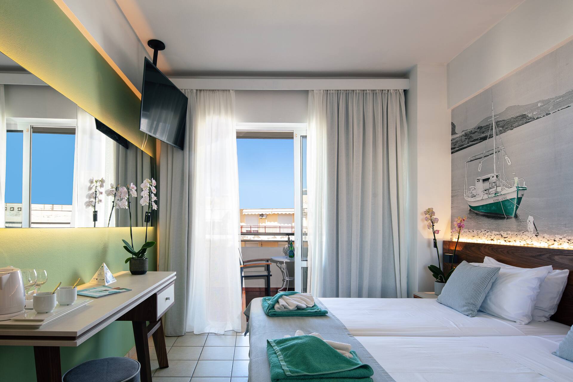 <p>kahden hengen huone</p>