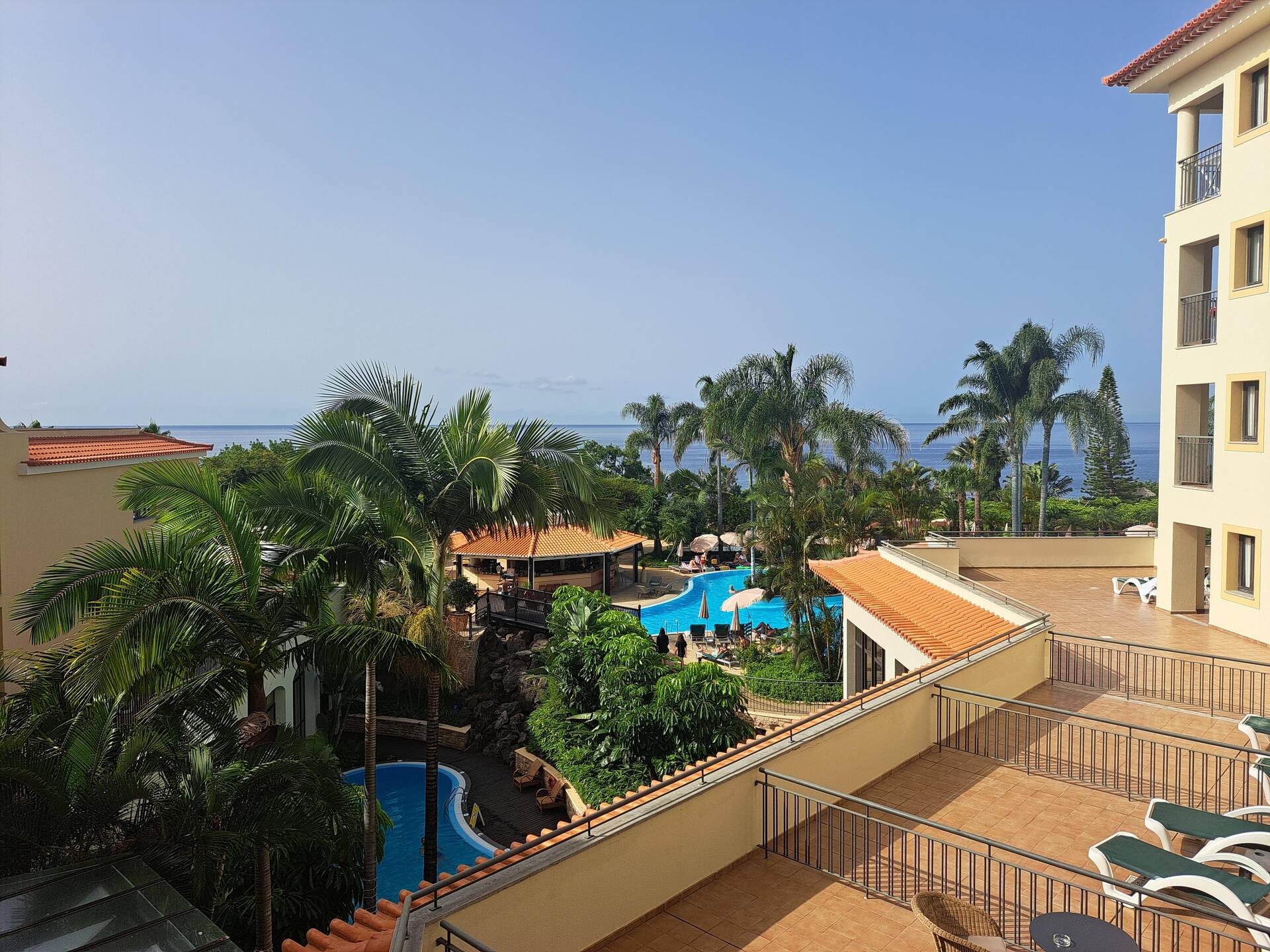 <p>Superior-huone, osittainen merinäköala</p>