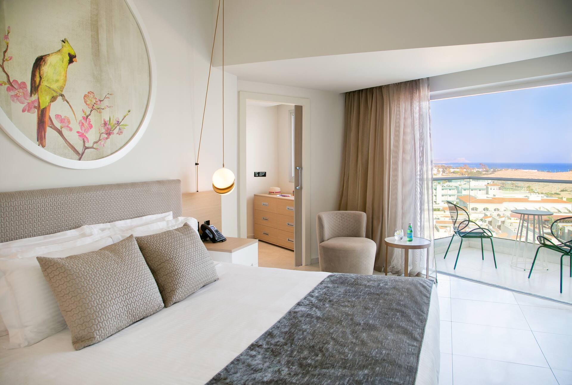 <p>Superior-perhehuone</p>