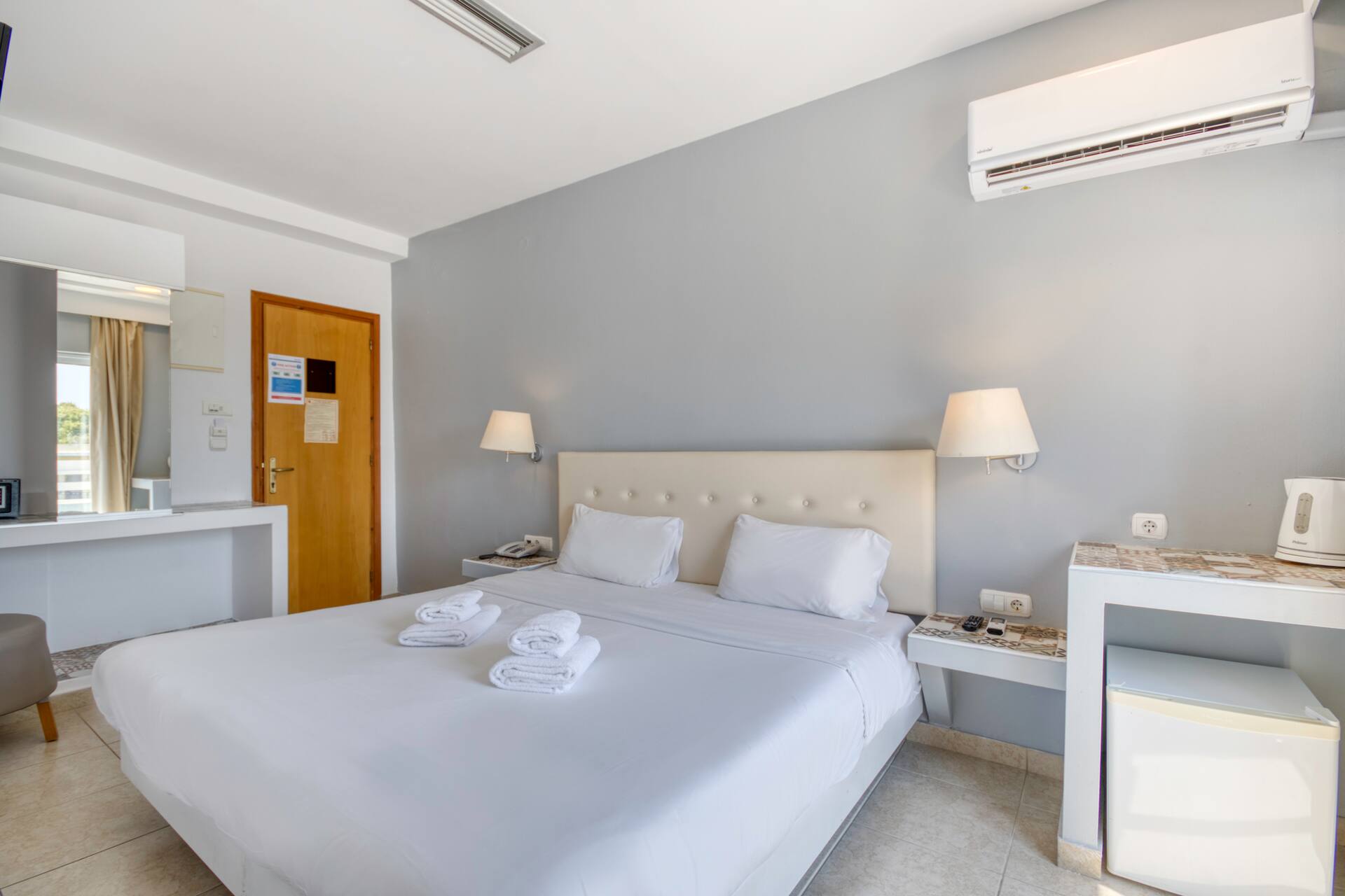 <p>Kahden hengen huone</p>