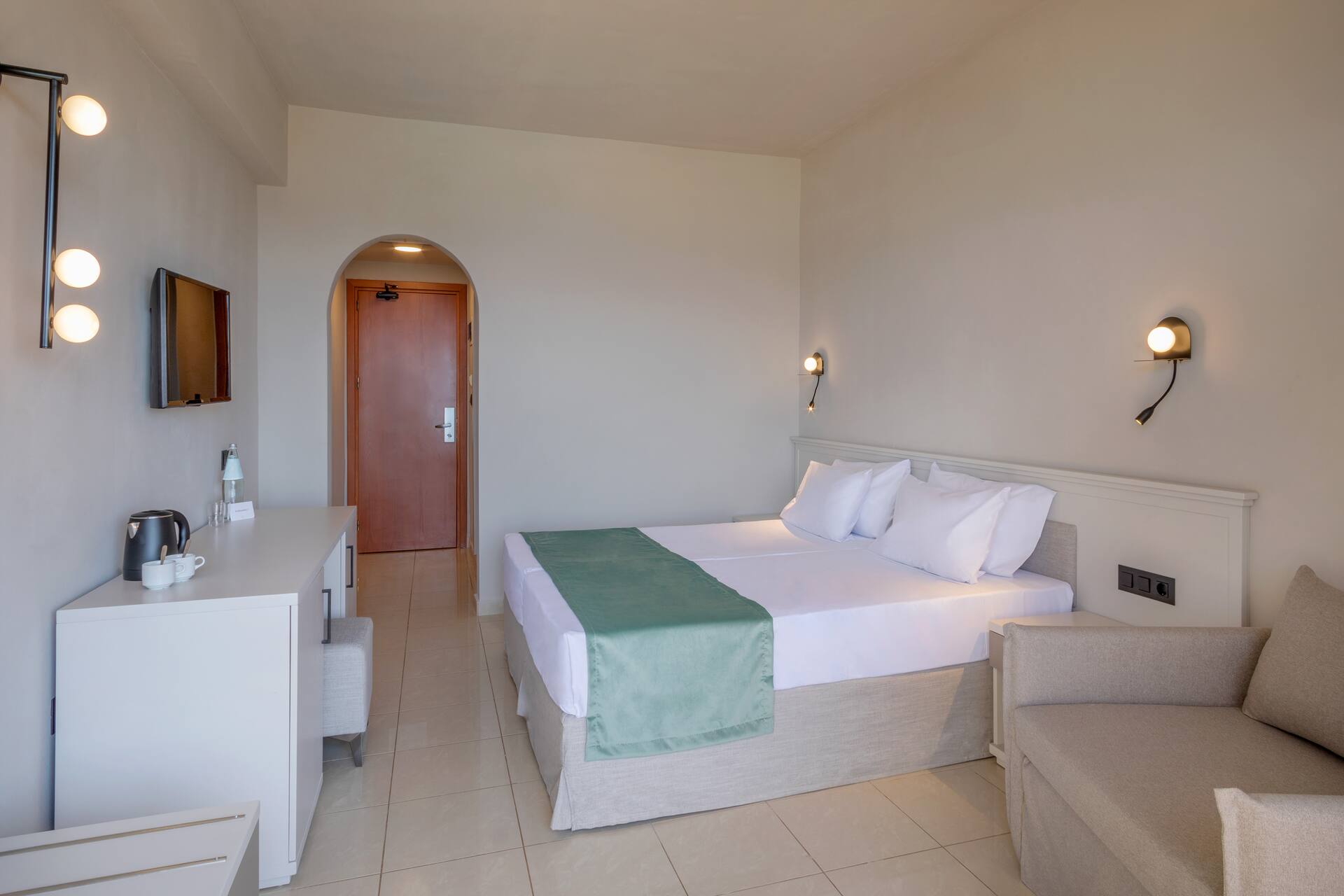 <p>Superior-huone</p>