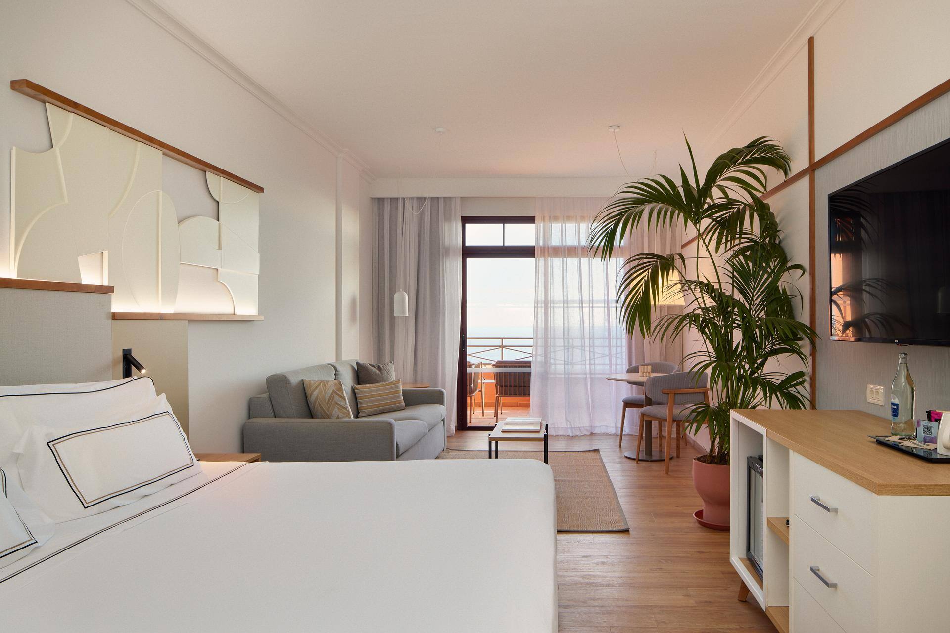 <p>juniorsviitti, osittainen merinäköala</p>