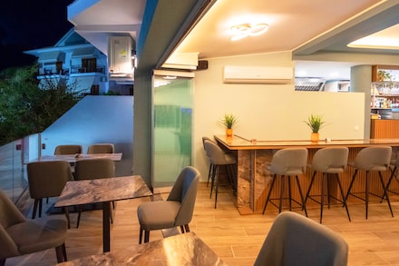 Serenity Luxe Suites