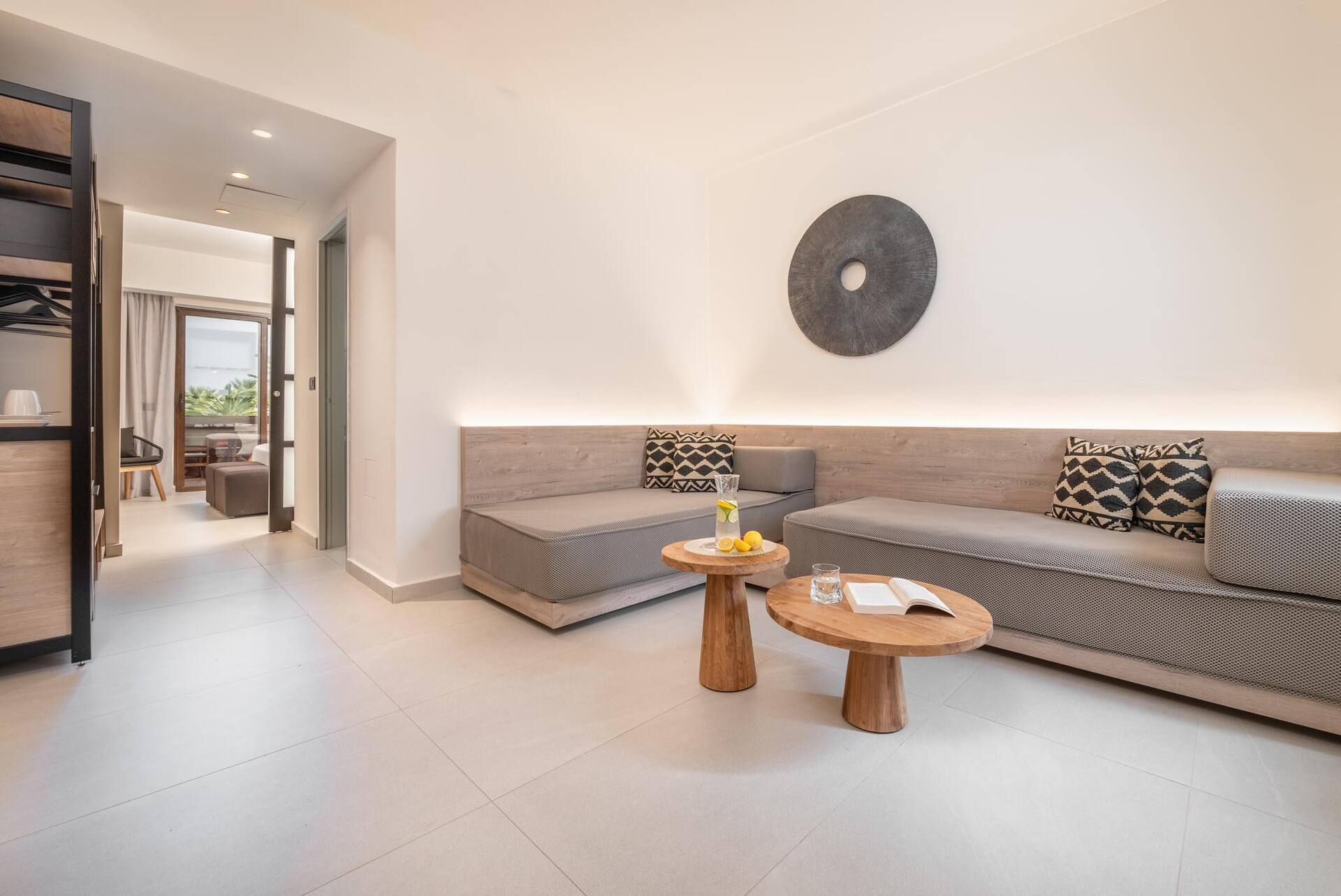 <p>Sviitti, yksi makuuhuone, merinäköala</p>