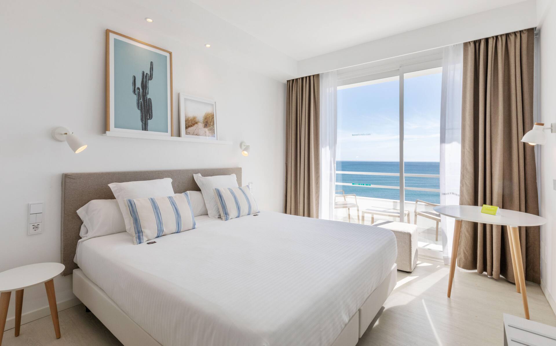 <p>kahden hengen huone, merinäköala</p>