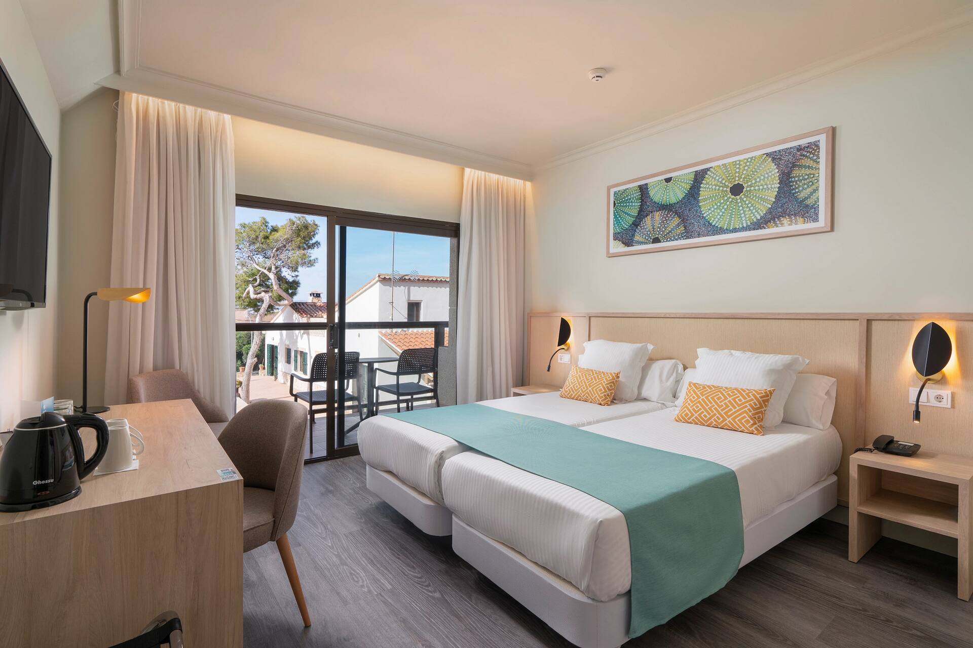 <p>kahden hengen huone</p>