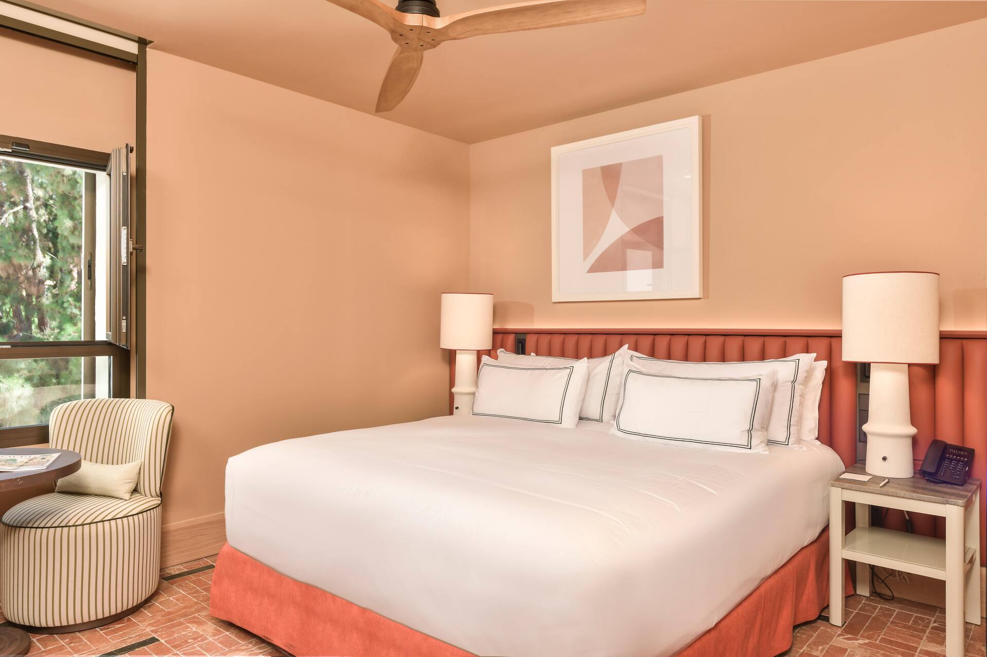 <p>Classic-huone</p>