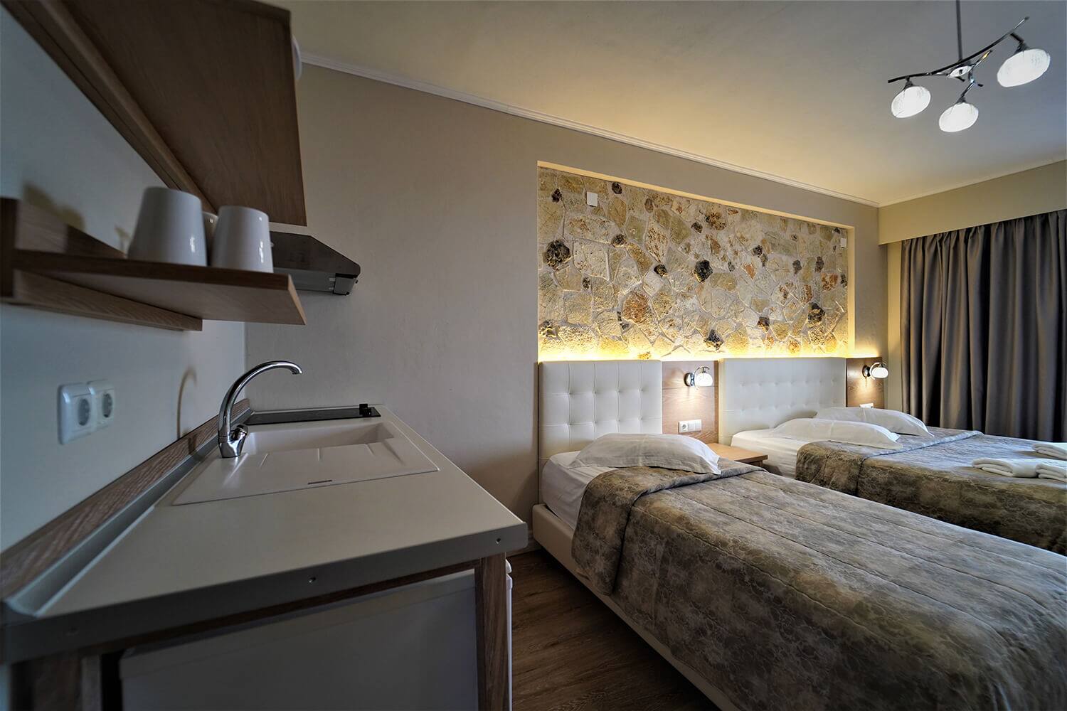 <p>Neljän hengen yksiö</p>