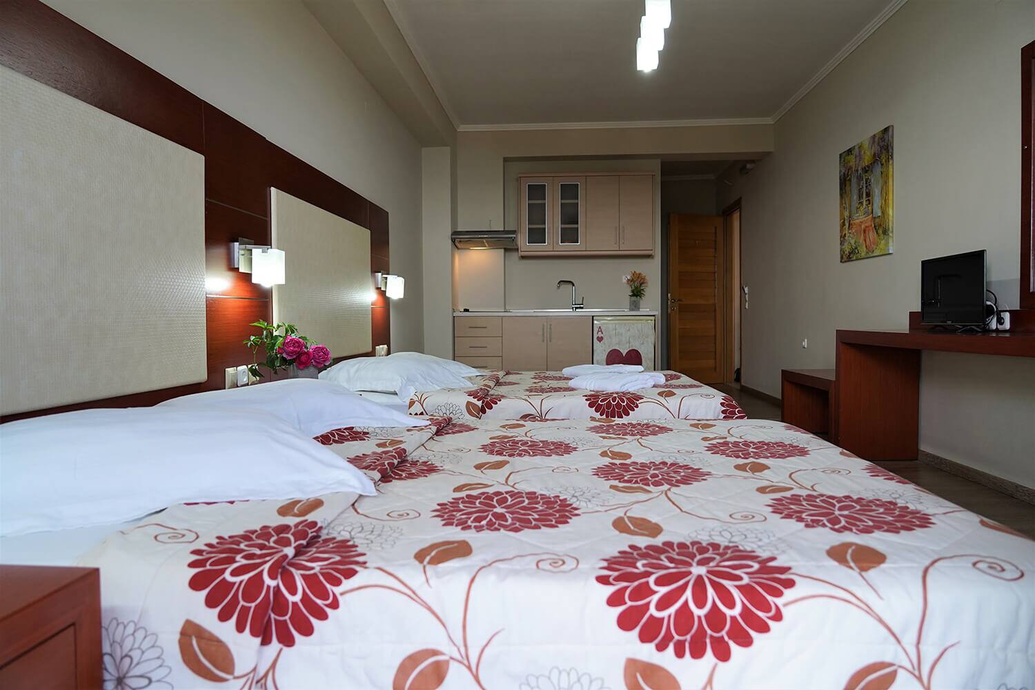 <p>Kolmen hengen yksiö</p>