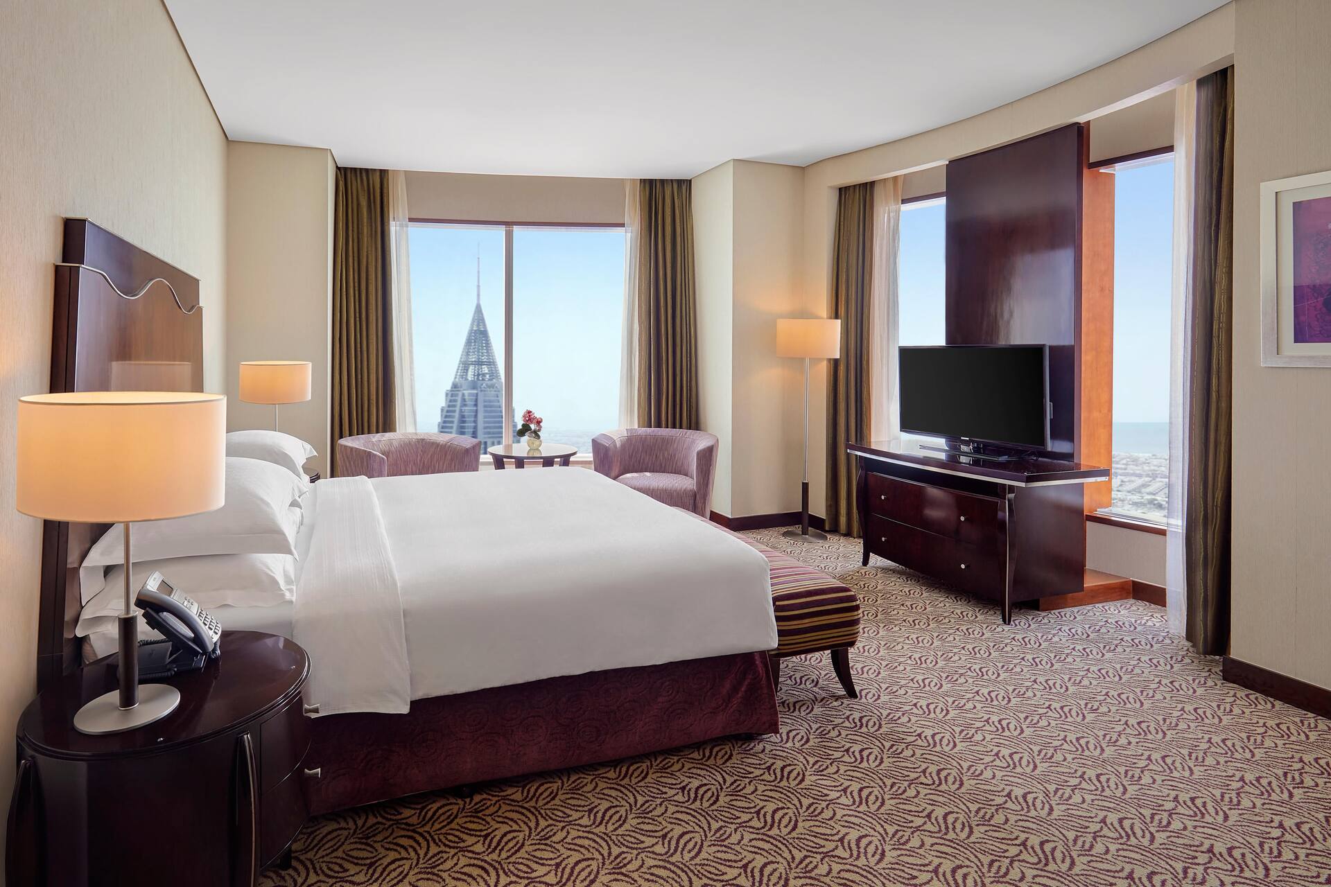 <p>Tilava perhehuone</p>