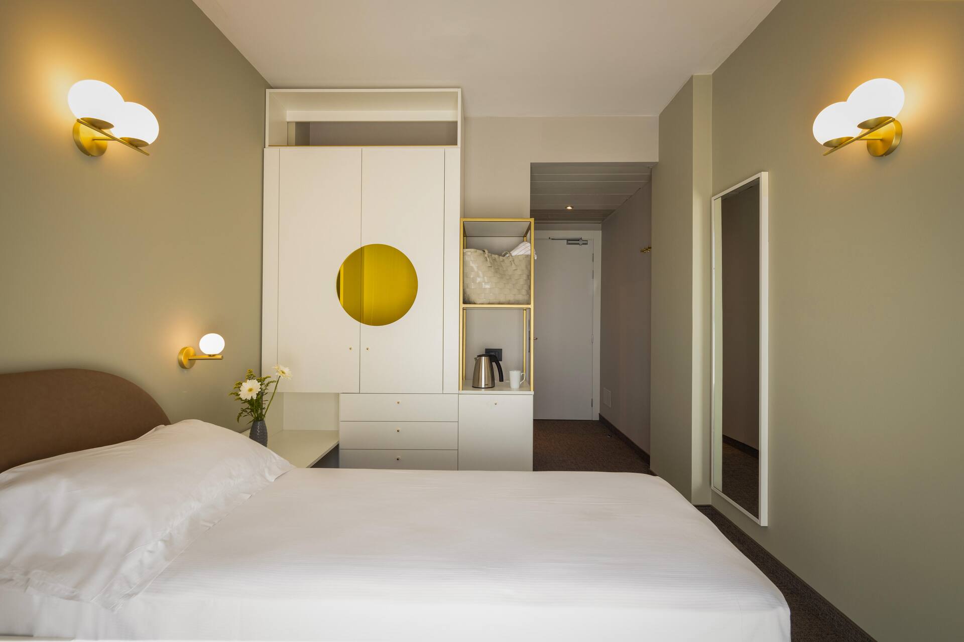 <p>Comfort-huone, ei parveketta</p>