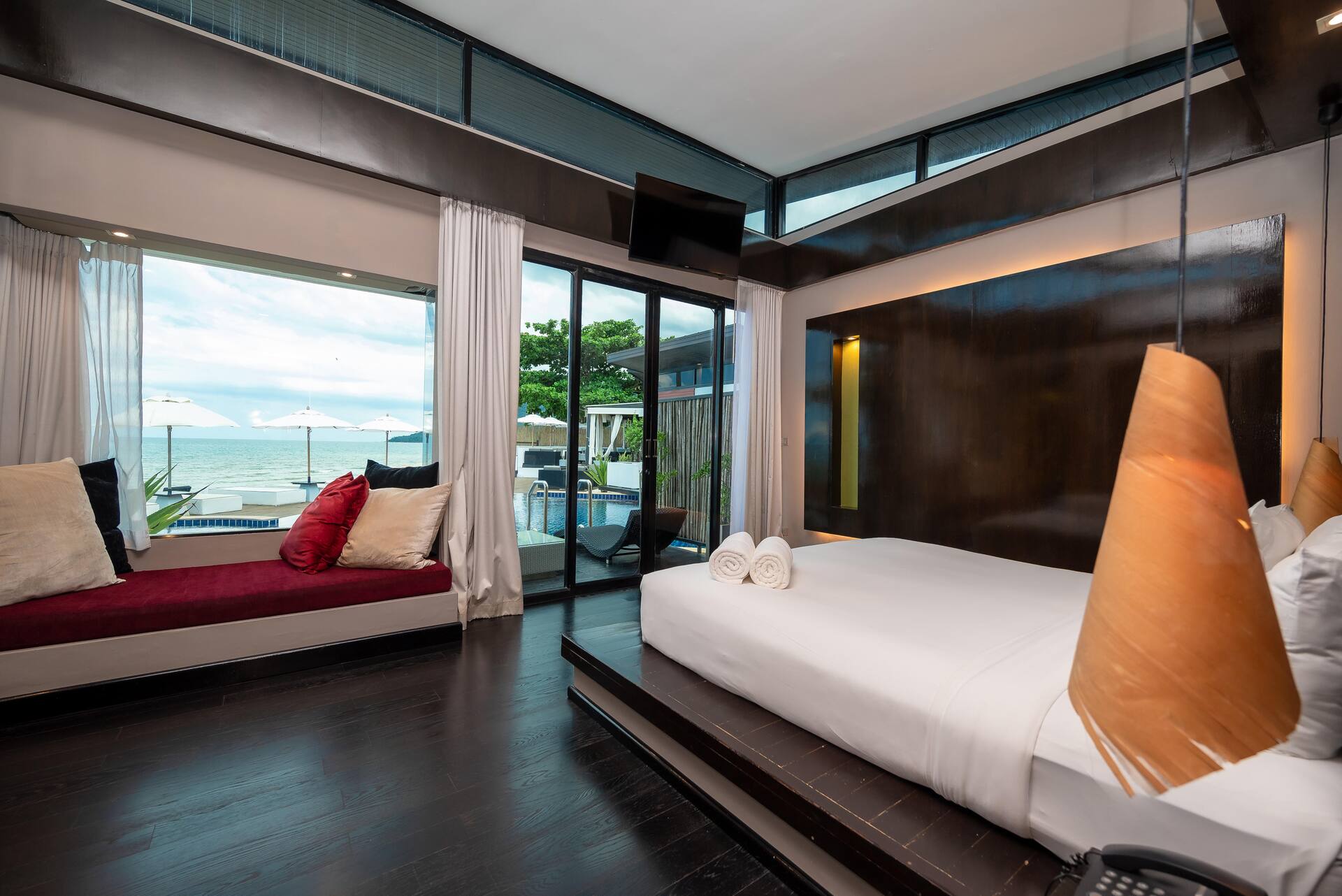 <p>Poolside Villa</p>