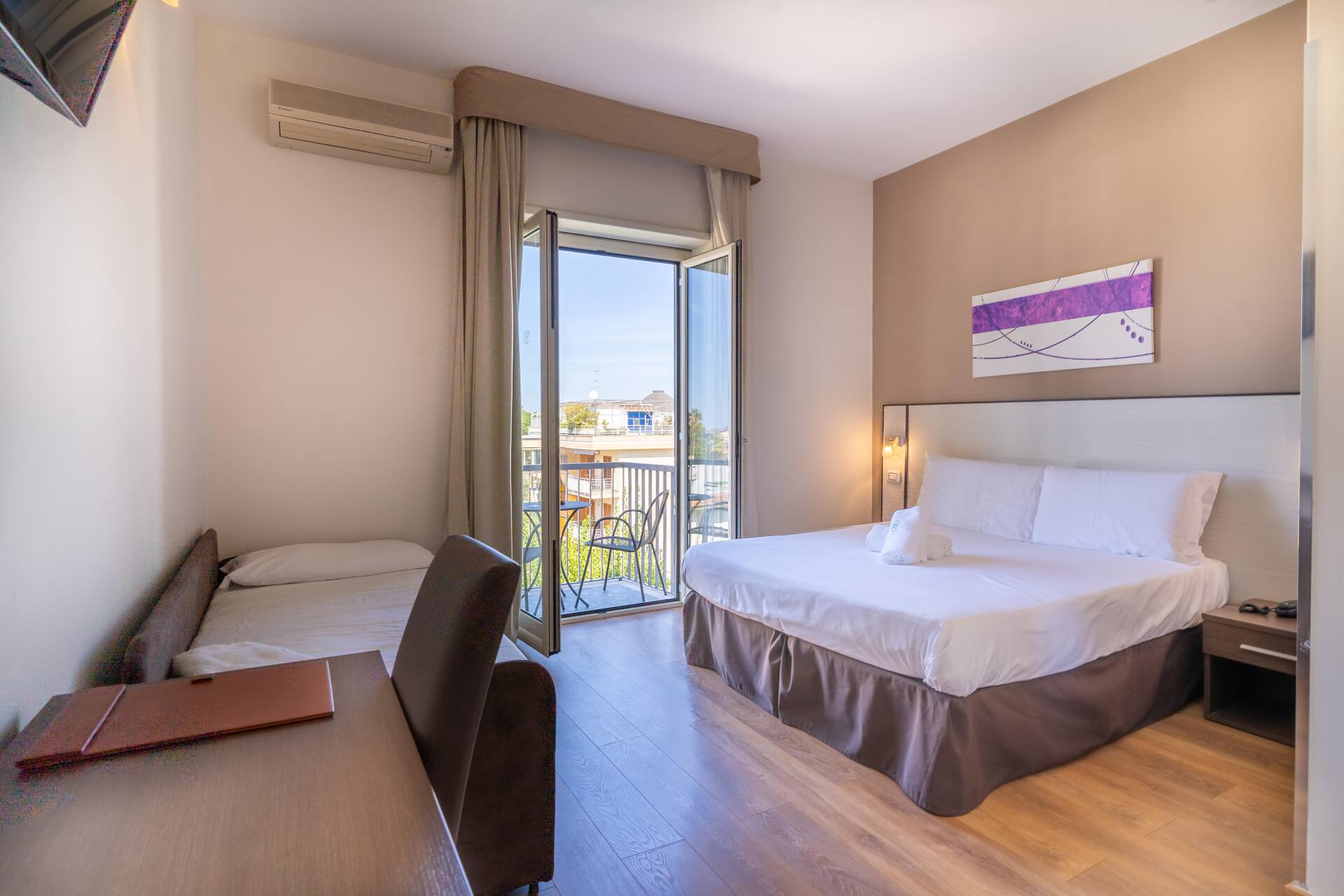 <p>Superior-huone, parveke</p>