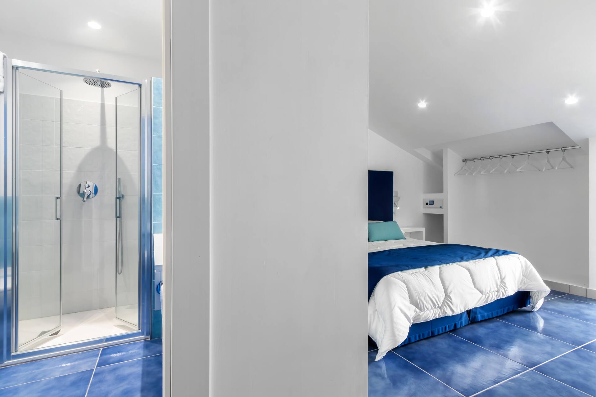 <p>Superior-huone</p>