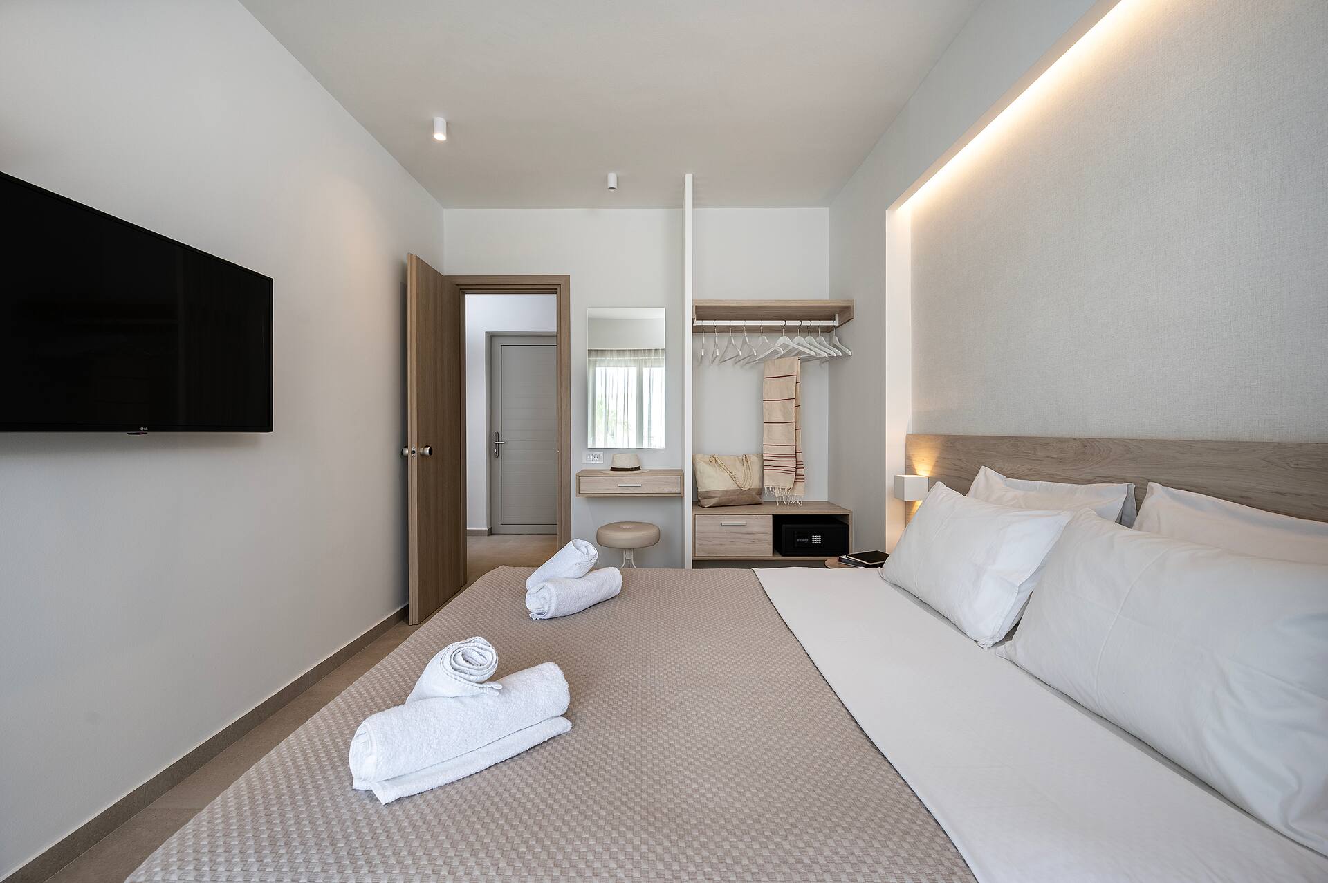 <p>perhehuone, kaksi makuuhuonetta</p>