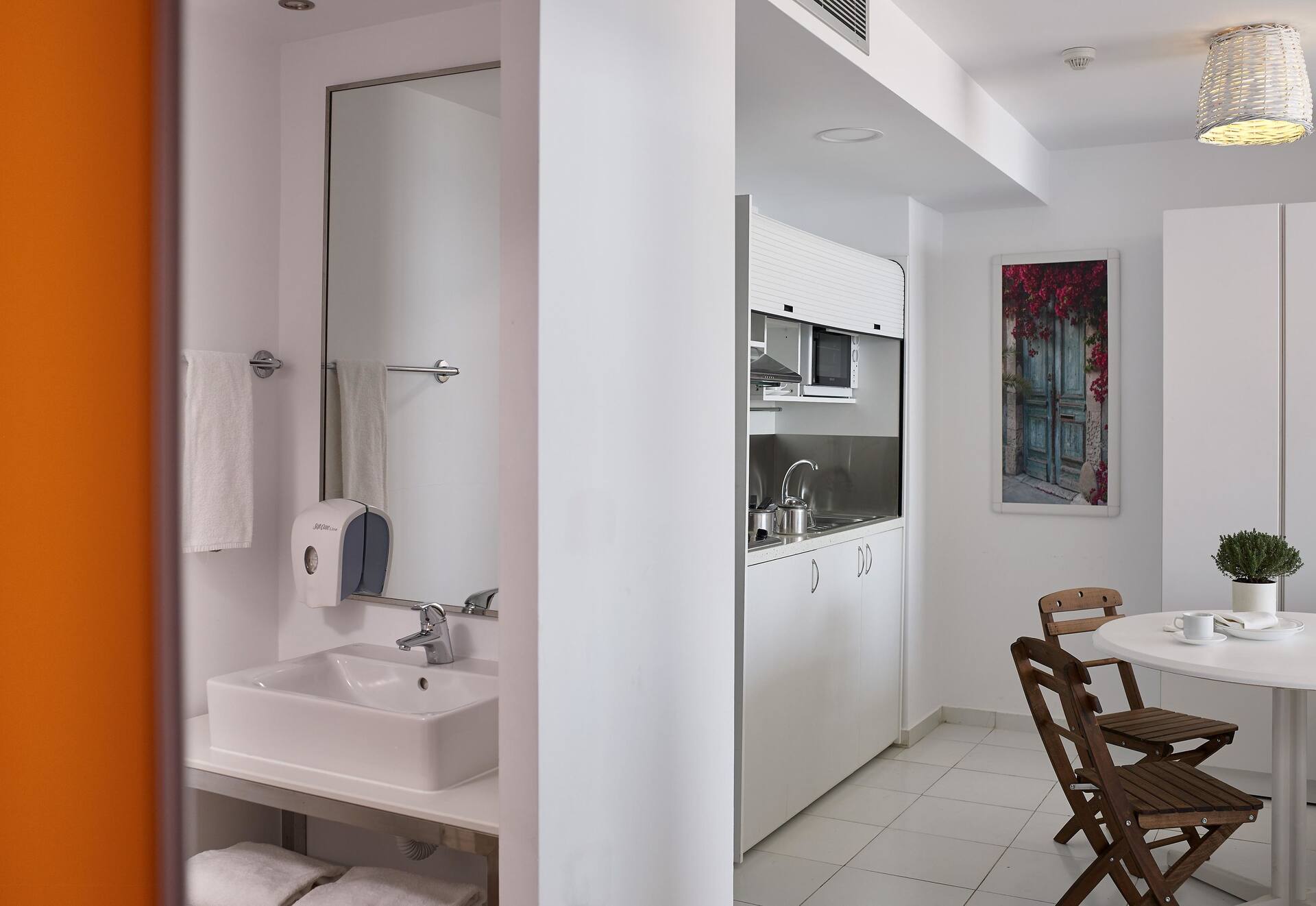 <p>kaksio, osittainen merinäköala</p>