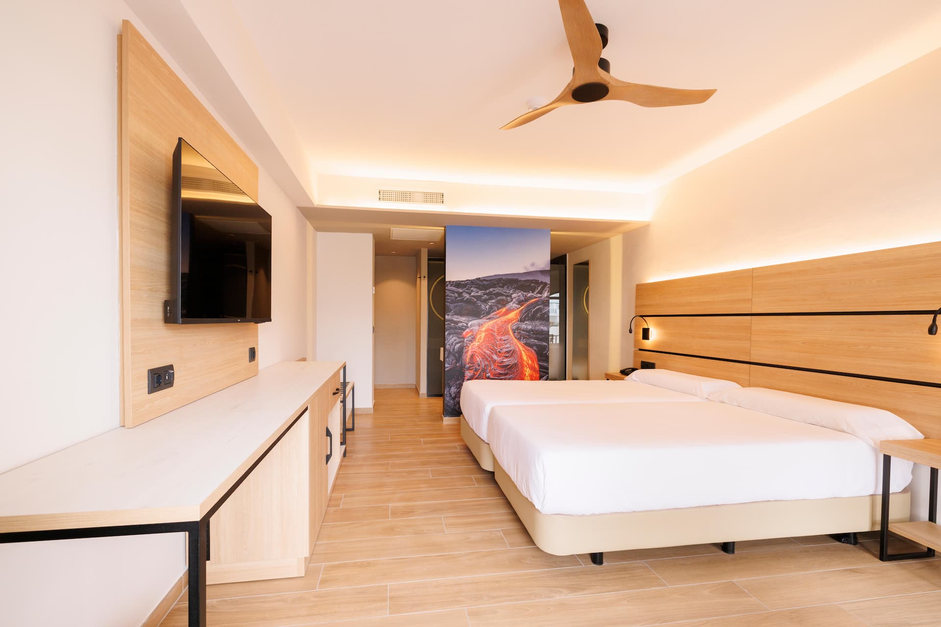 <p>Superior-huone</p>