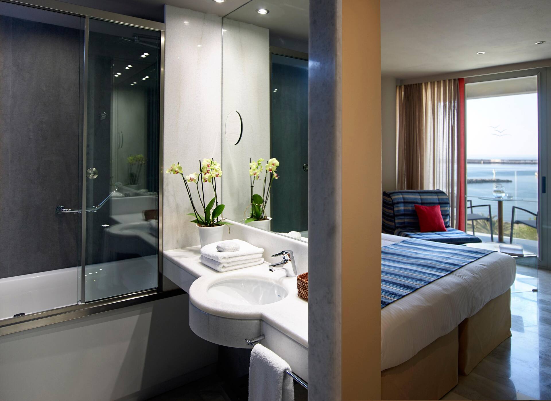 <p>juniorsviitti, osittainen merinäköala</p>