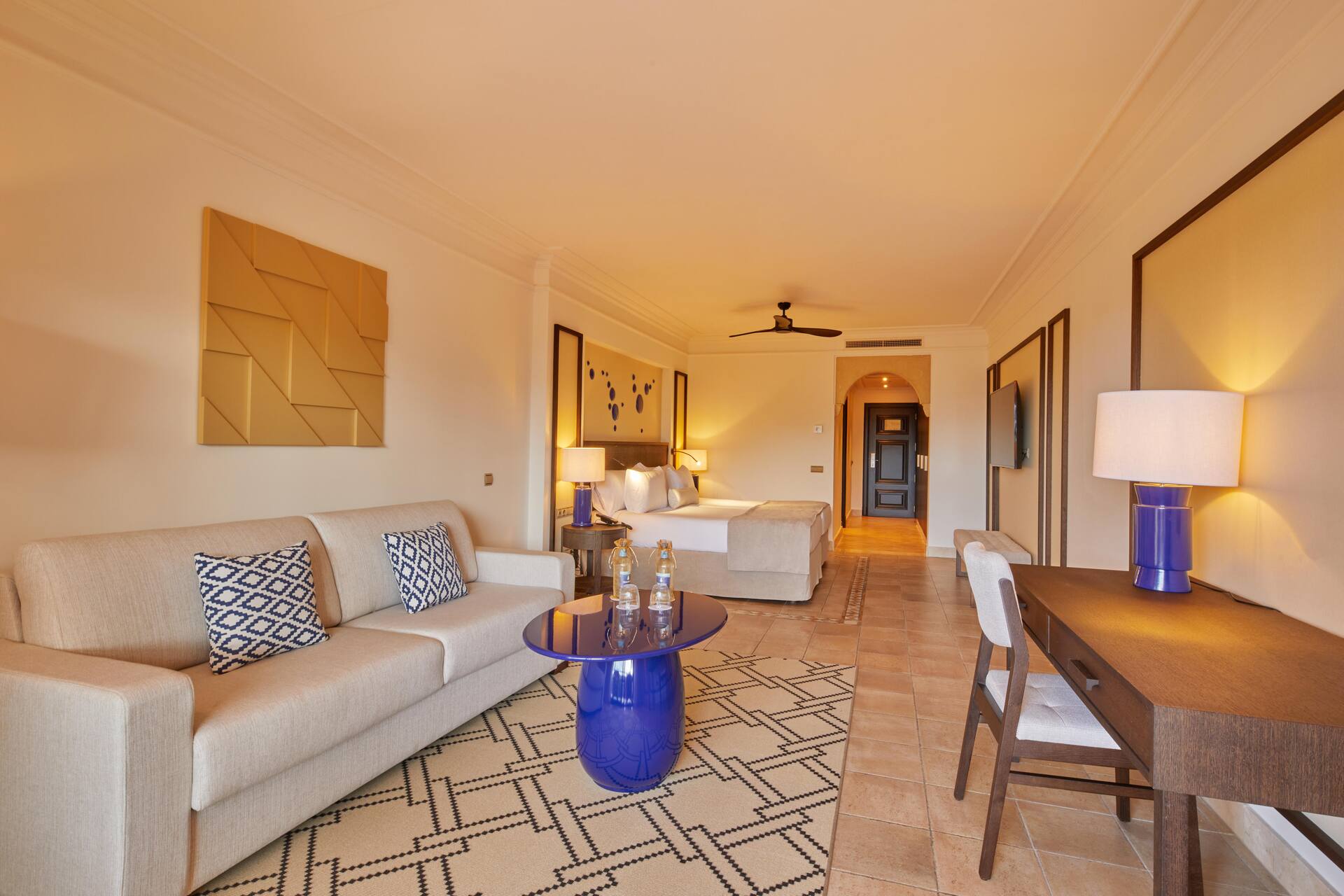 <p>Juniorsviitti, näkymä puutarhaan</p>