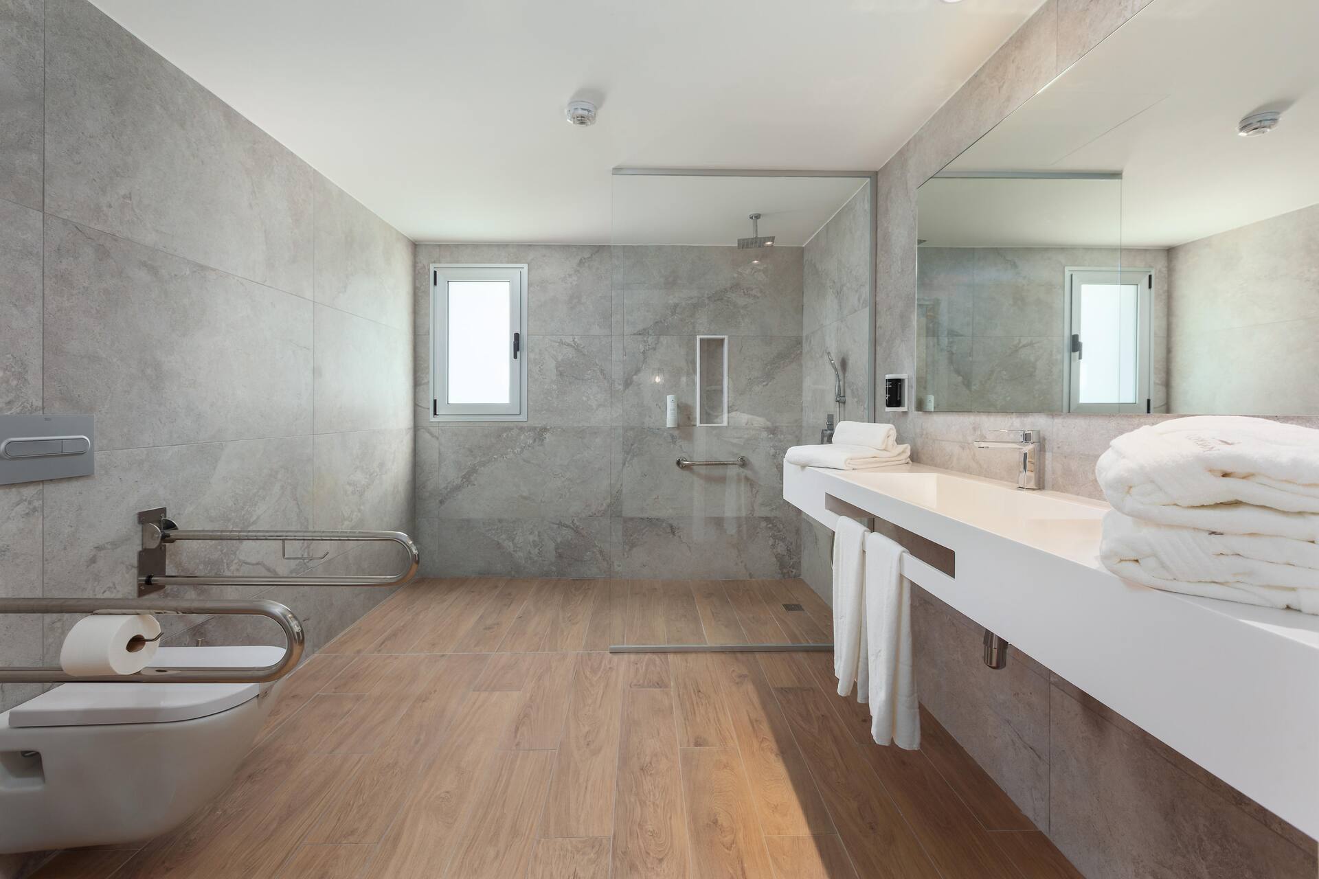 <p>Esteetön juniorsviitti</p>