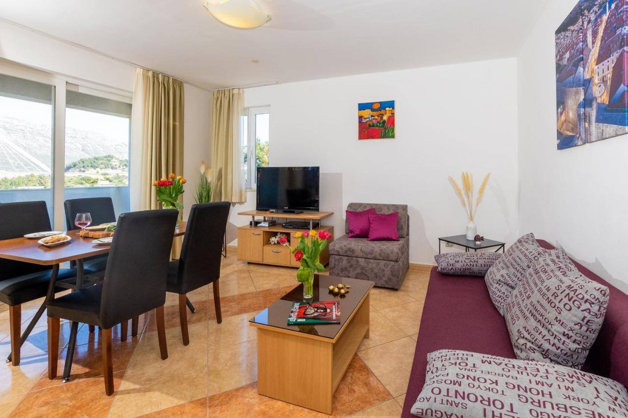 <p>Huoneisto, kaksi makuuhuonetta</p>