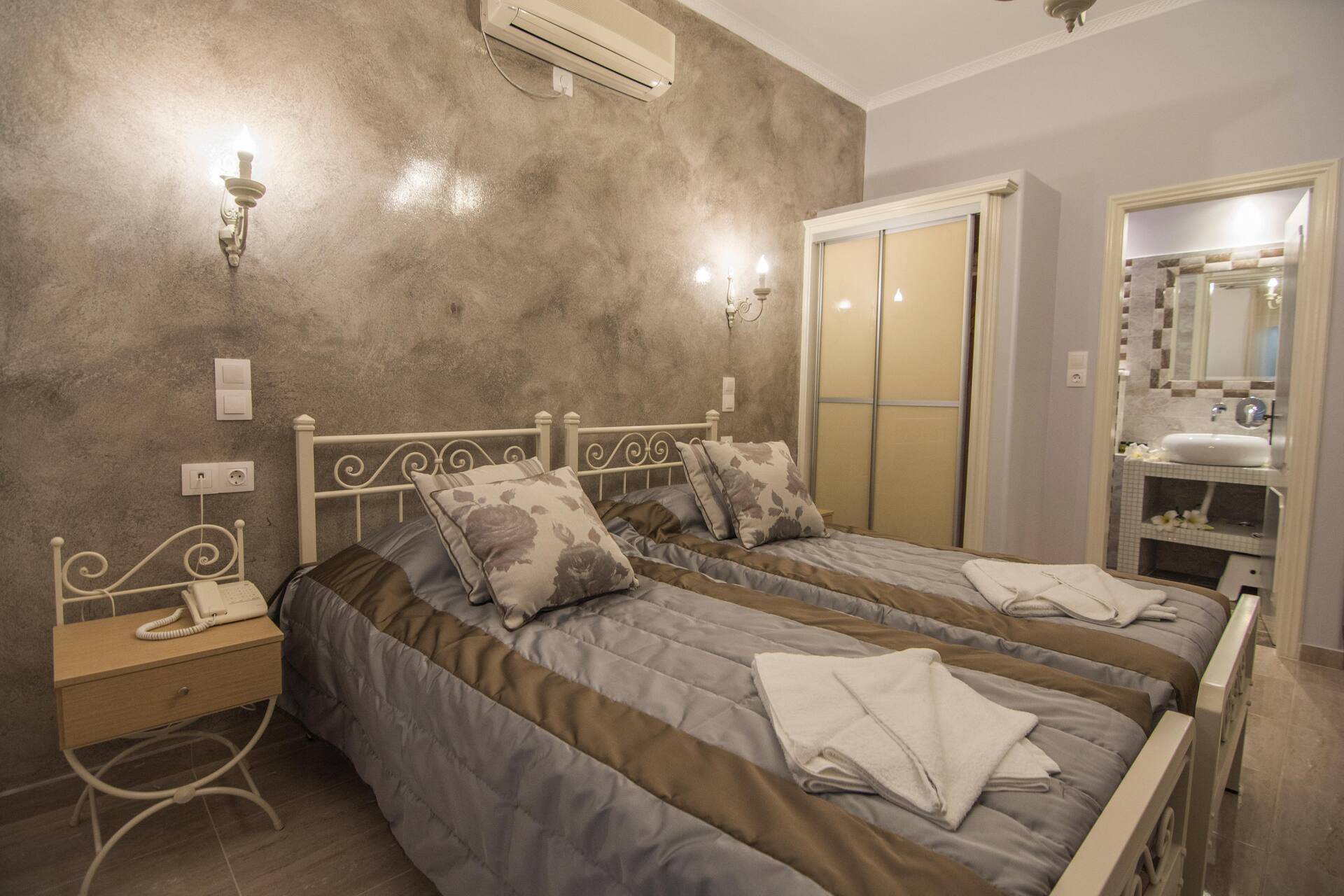 <p>Kahden hengen Superior-huone</p>