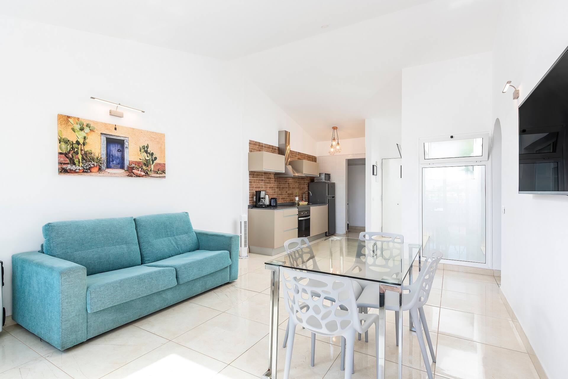 <p>Deluxe-kaksio, parveke</p>