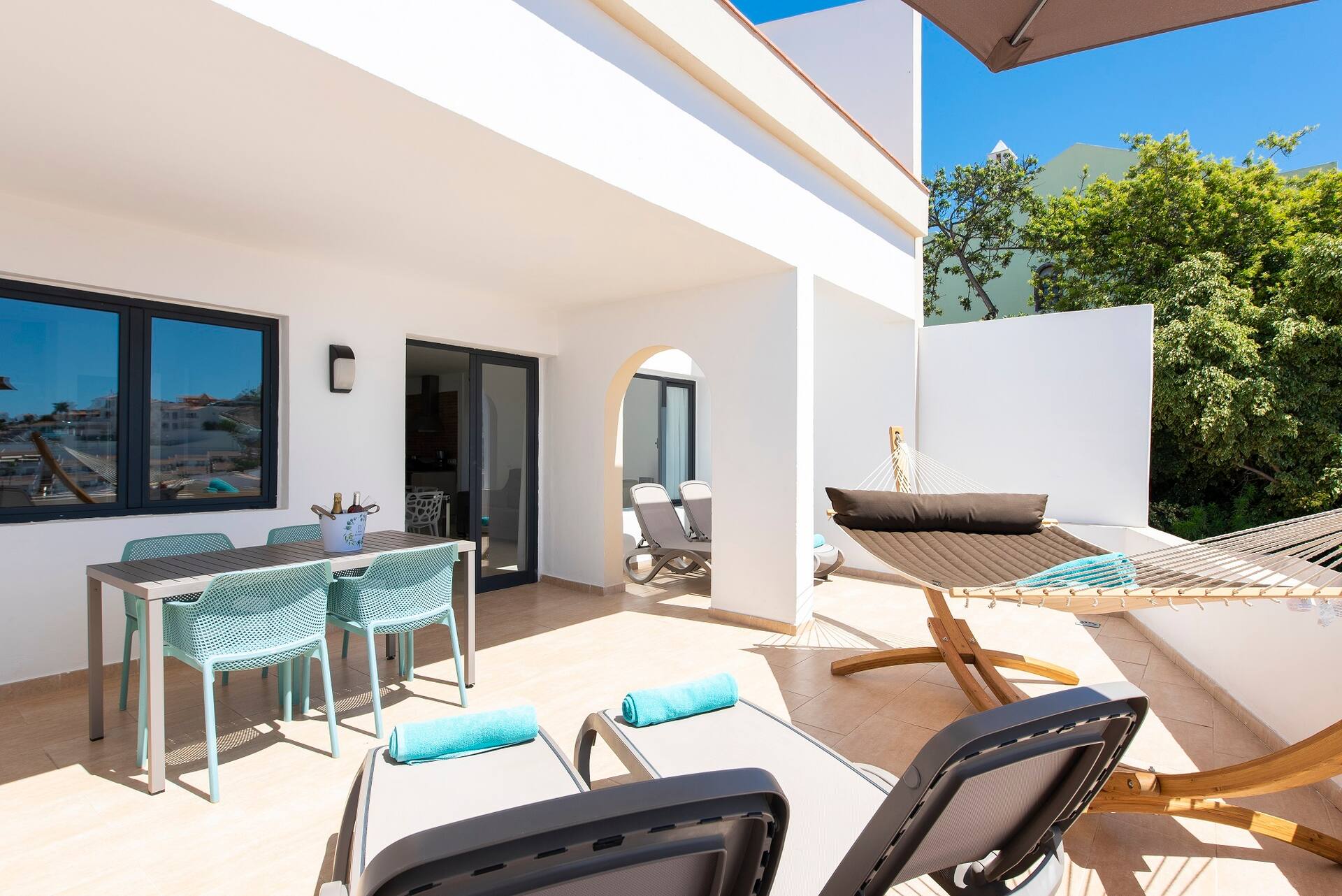 <p>Deluxe-kaksio, parveke tai terassi</p>