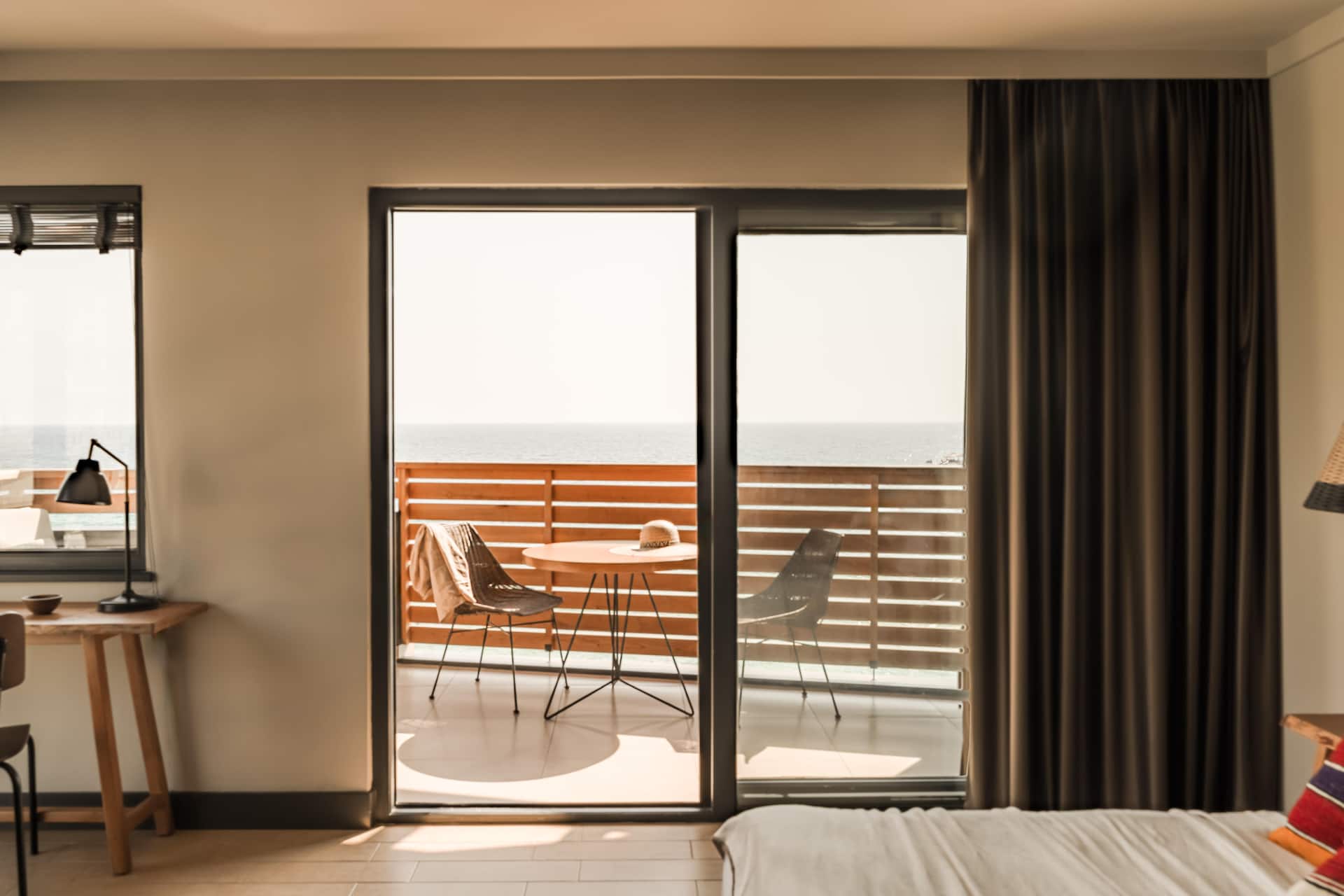 <p>Studio-huone, osittainen merinäköala</p>