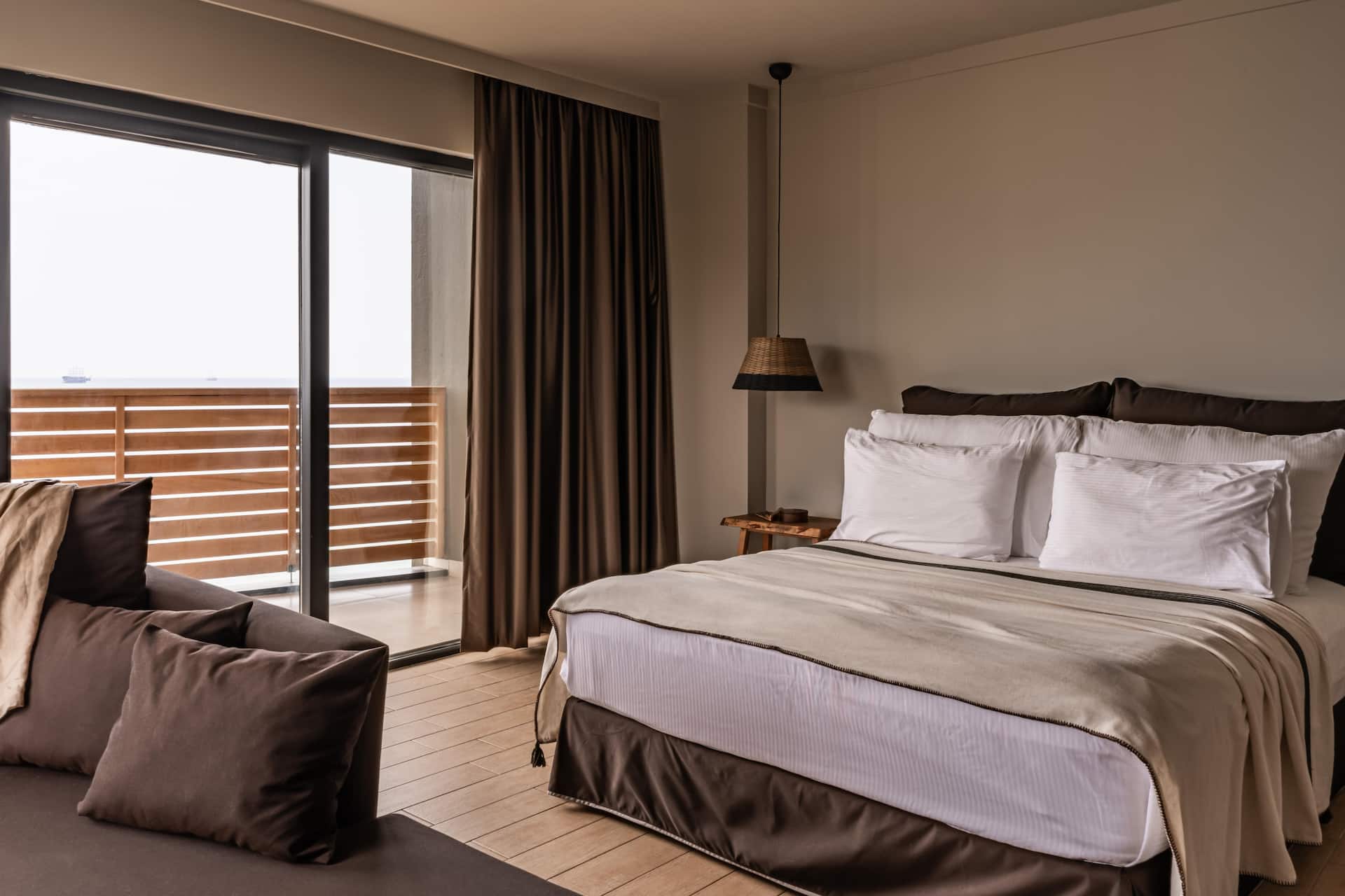 <p>Studio-huone, osittainen merinäköala</p>