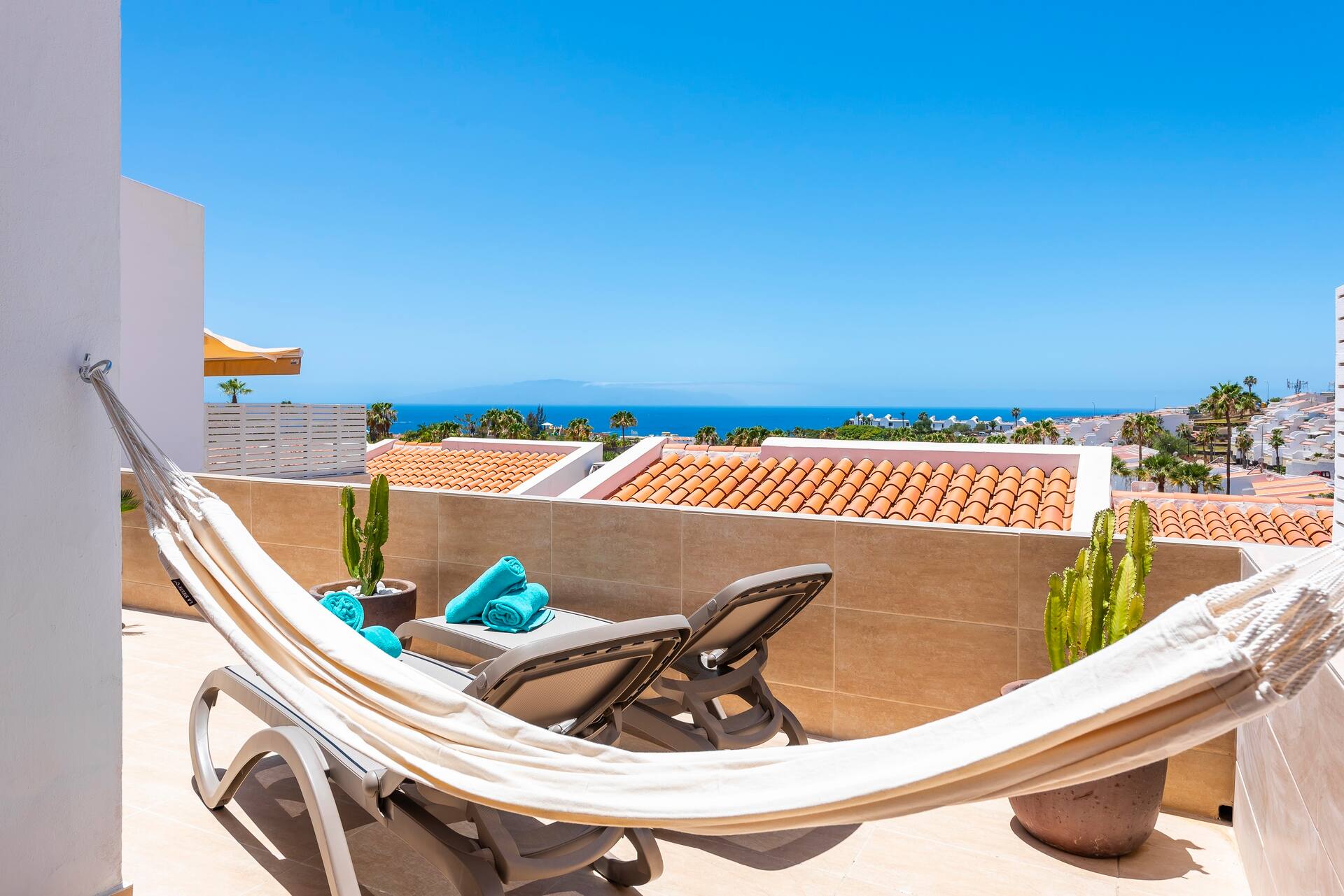 <p>Bungalow-kaksio/-huoneisto, parveke tai terassi</p>